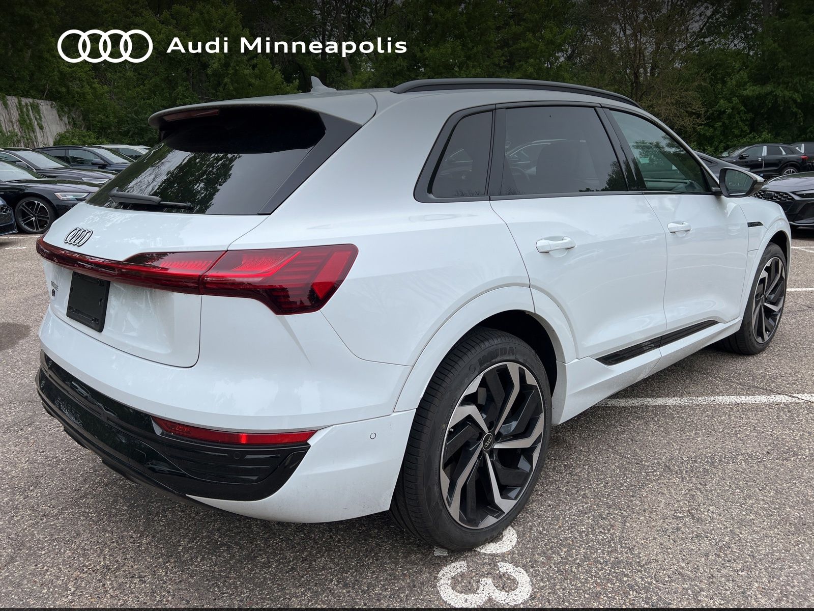Thumbnail: 2024 Audi Q8 e-tron - 7
