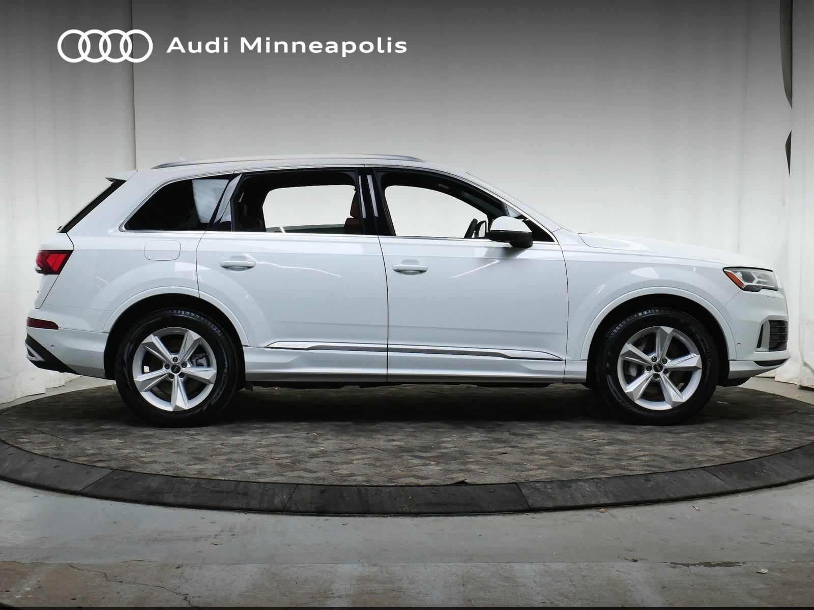 Thumbnail: 2023 Audi Q7 - 9