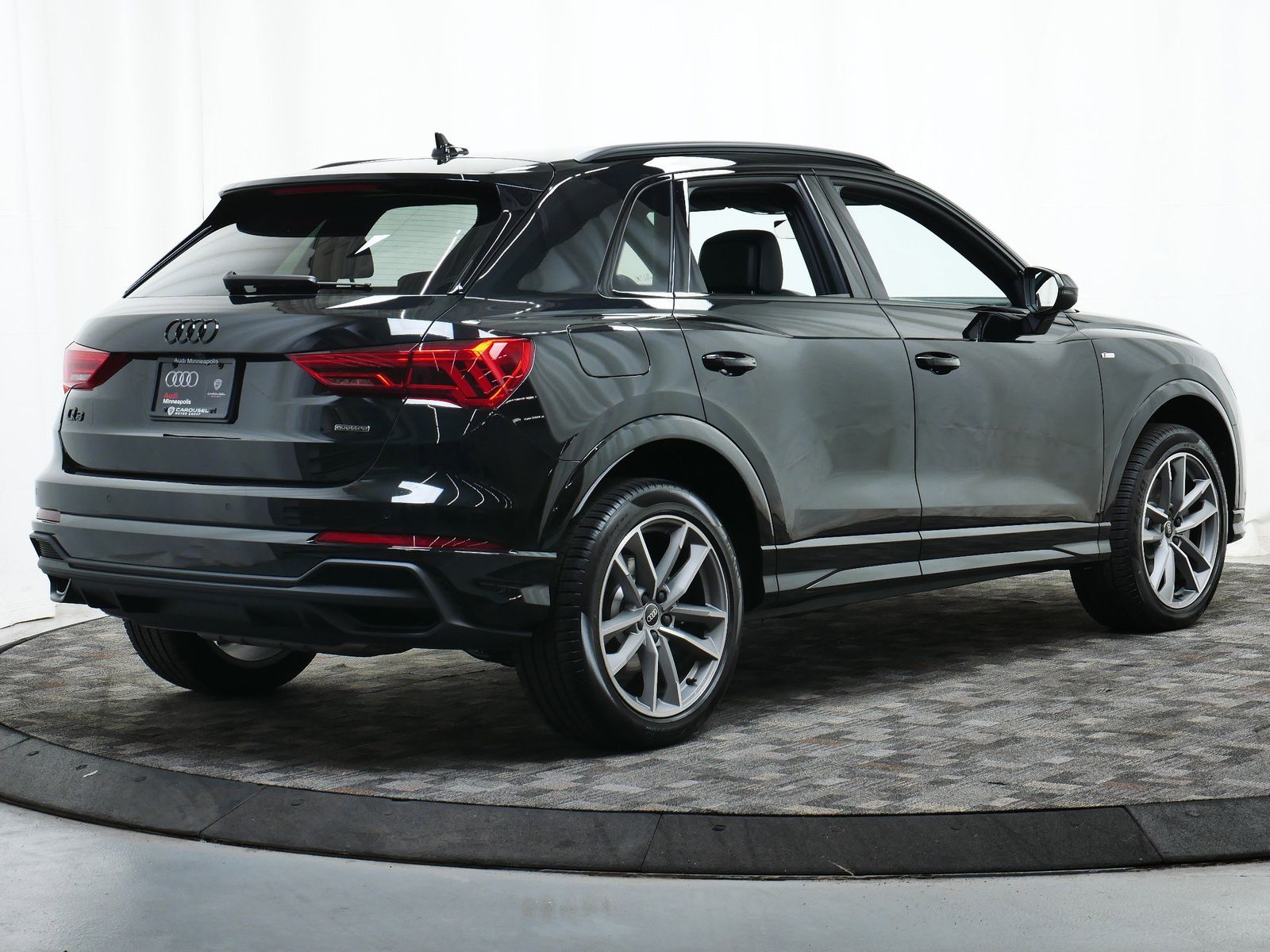 Thumbnail: 2025 Audi Q3 - 6