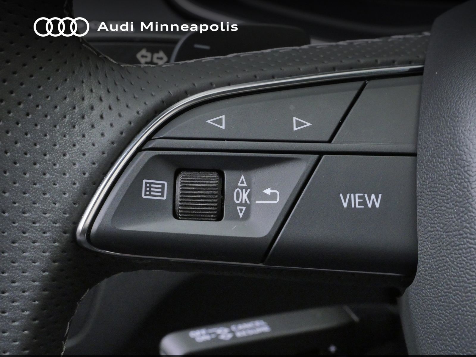 Thumbnail: 2023 Audi SQ5 - 22