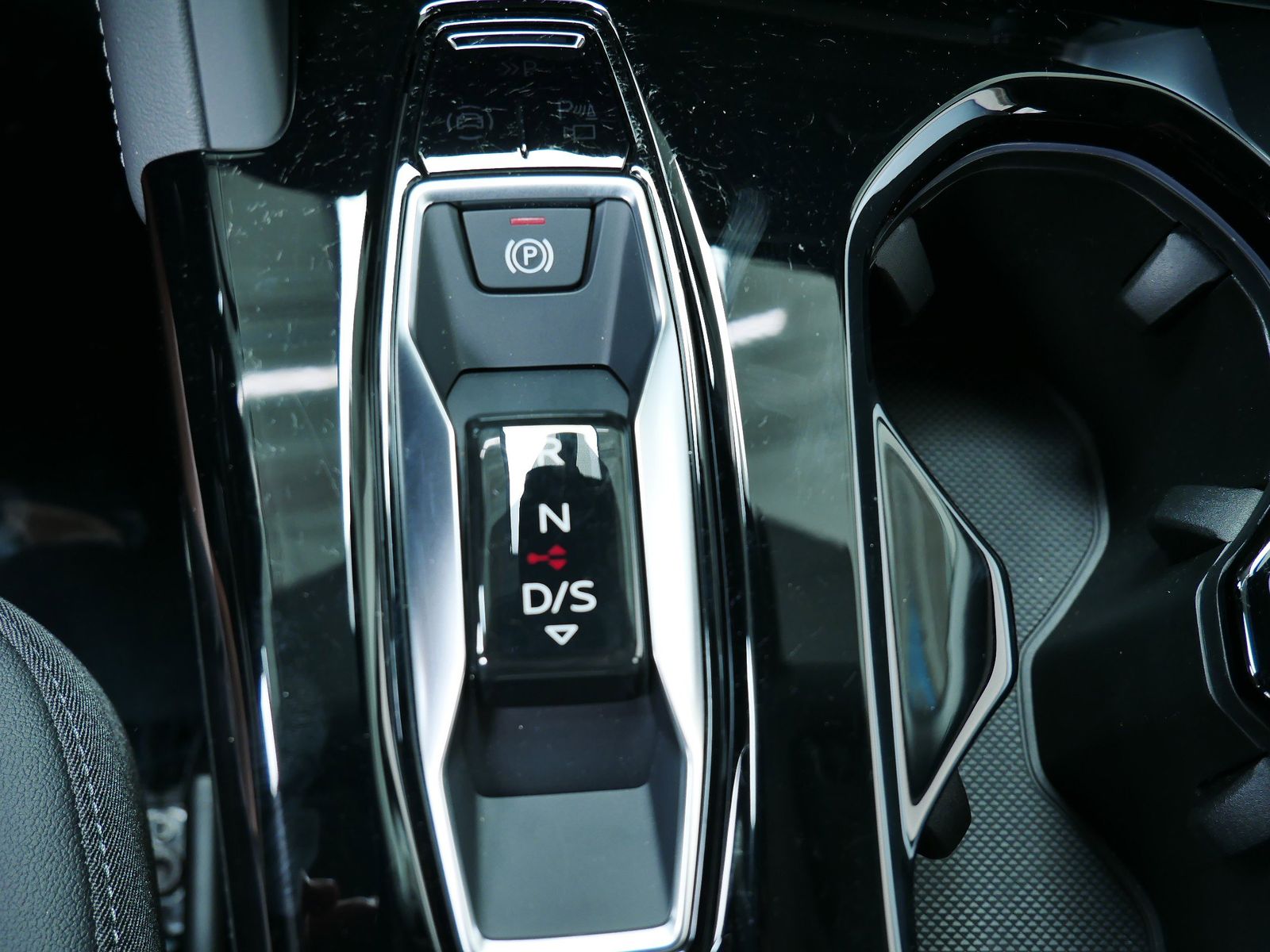 Thumbnail: 2025 Audi Q5 - 14