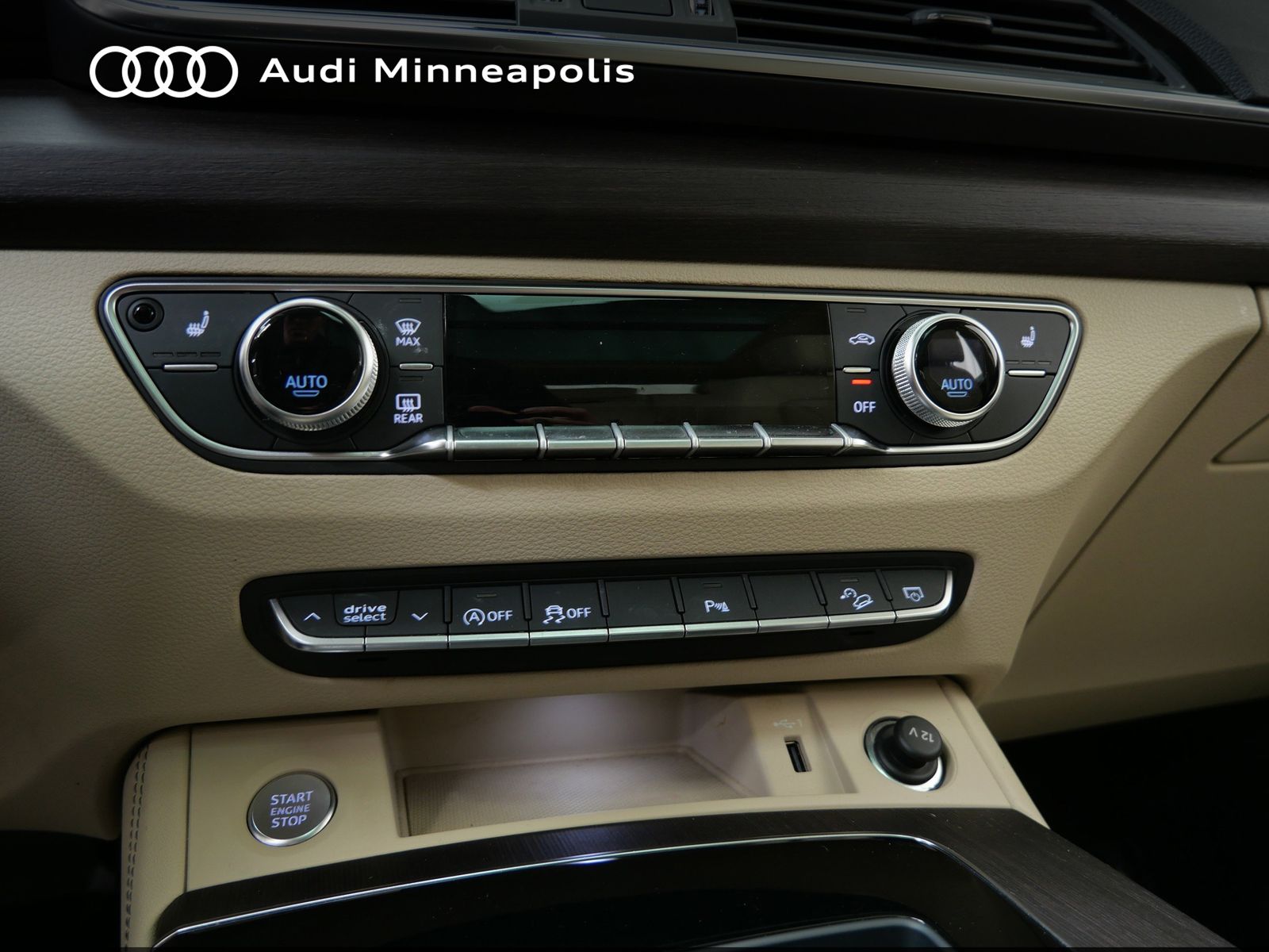 Thumbnail: 2023 Audi Q5 - 32