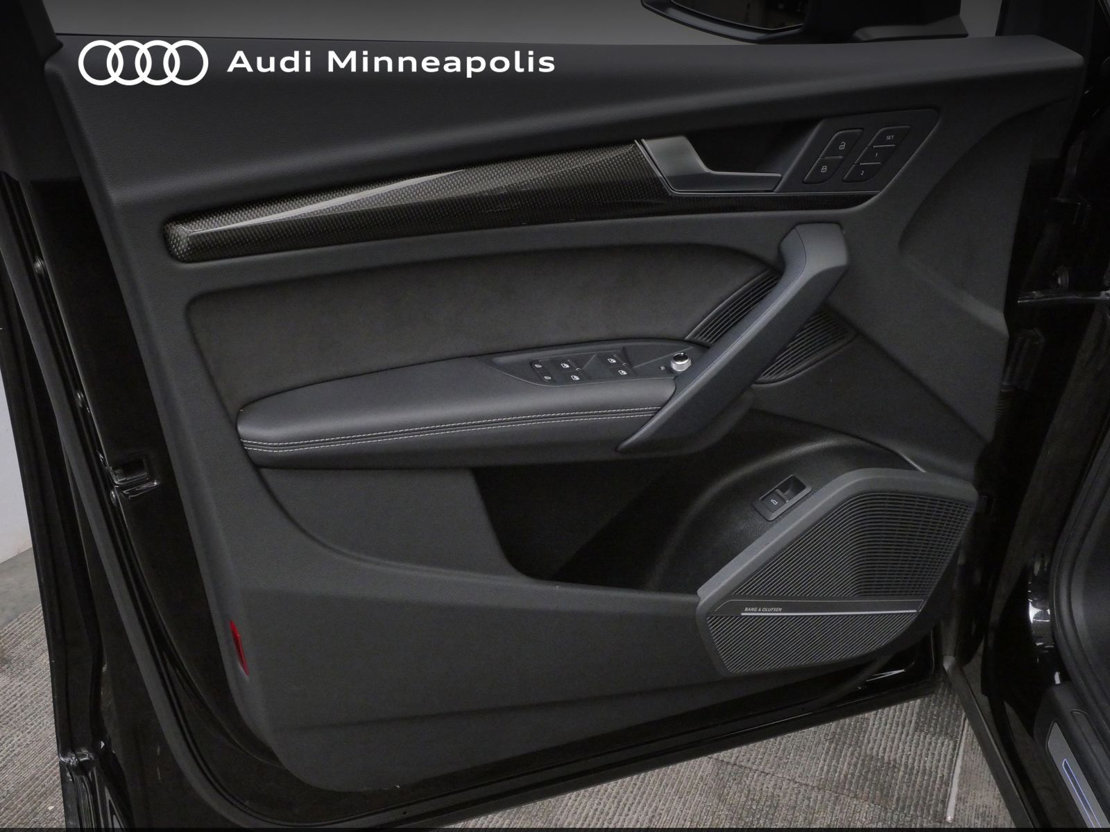 Thumbnail: 2023 Audi SQ5 - 13
