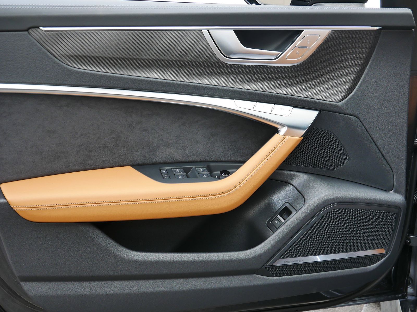 Thumbnail: 2026 Audi RS 6 - 10