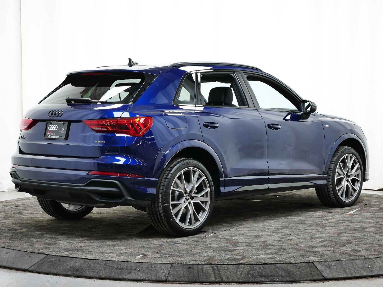 Thumbnail: 2025 Audi Q3 - 6