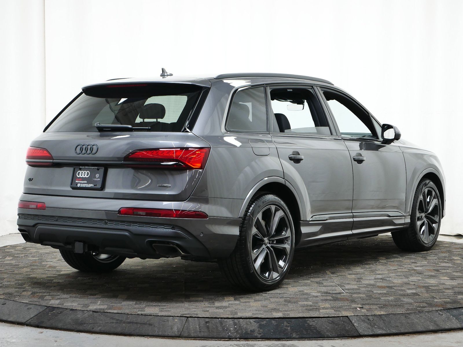 Thumbnail: 2026 Audi Q7 - 6