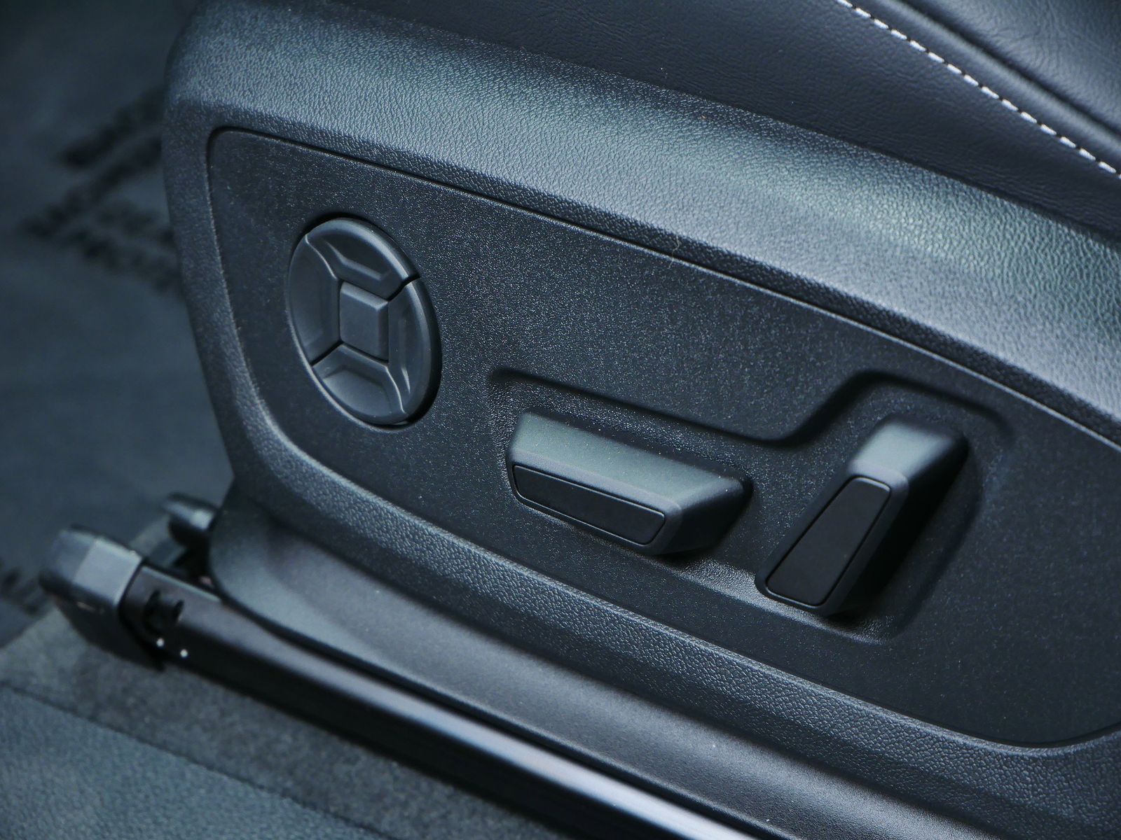 Thumbnail: 2025 Audi Q3 - 11