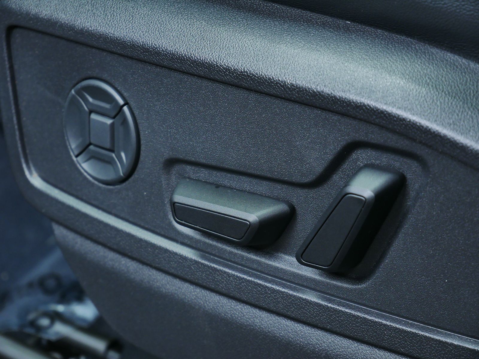 Thumbnail: 2025 Audi Q5 - 12