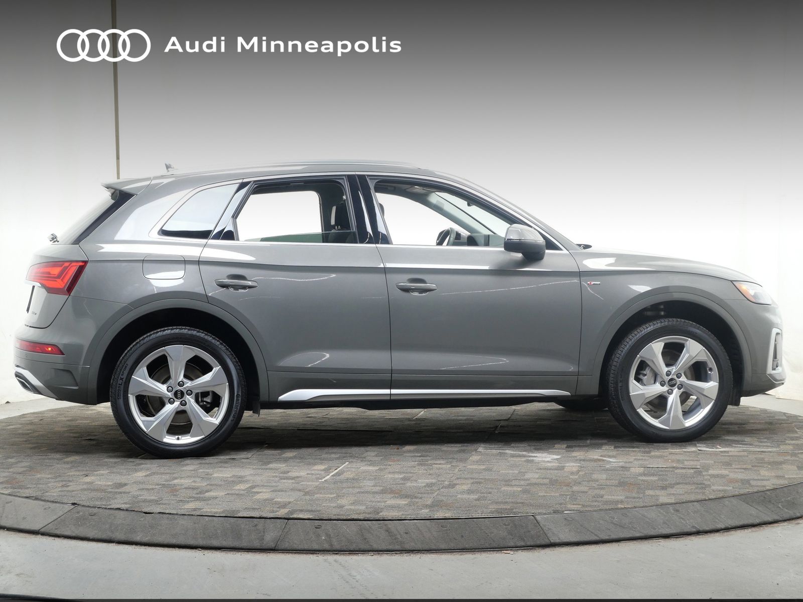 Thumbnail: 2023 Audi Q5 - 9