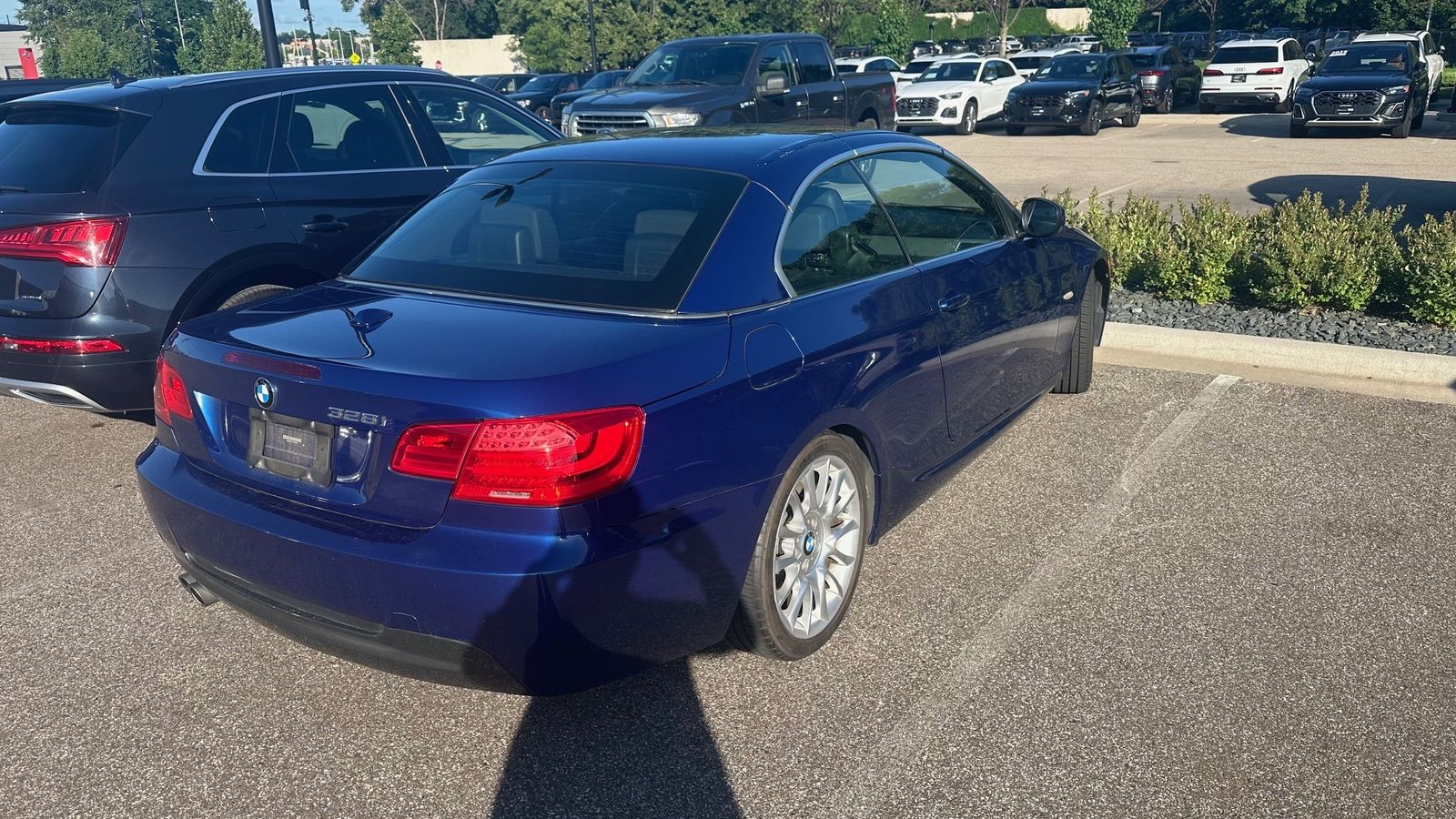 Thumbnail: 2012 BMW 3 Series - 2