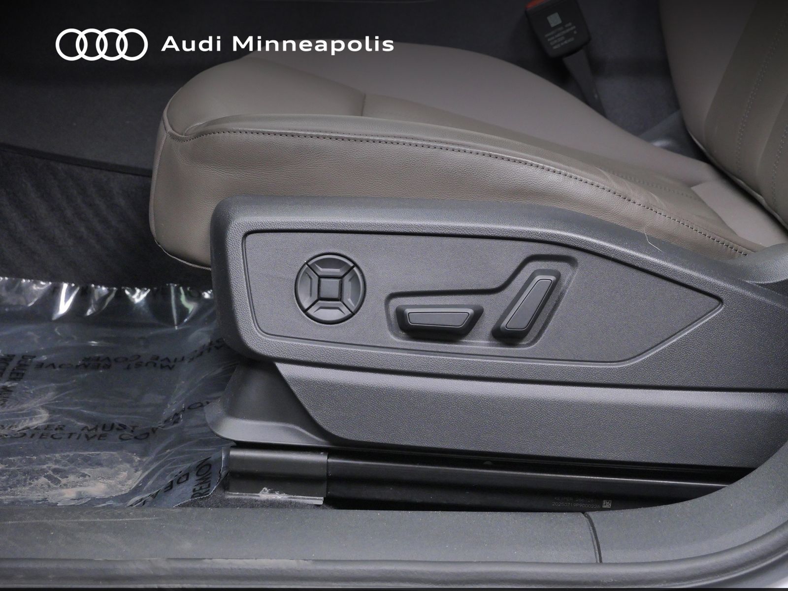 Thumbnail: 2025 Audi Q5 - 13