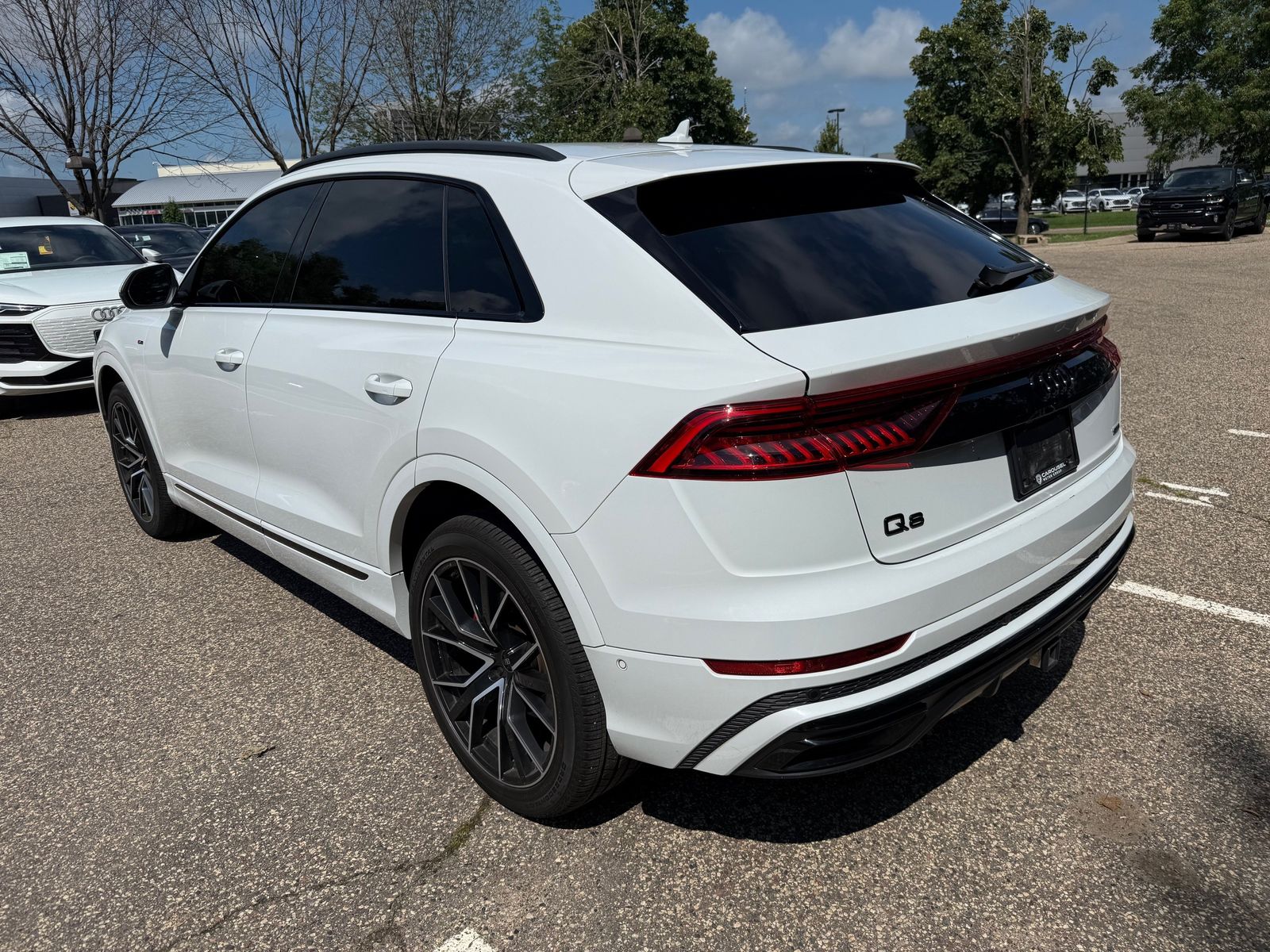Thumbnail: 2022 Audi Q8 - 3