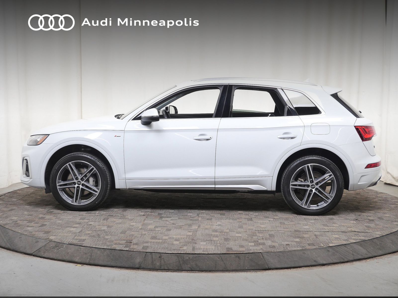Thumbnail: 2023 Audi Q5 - 3