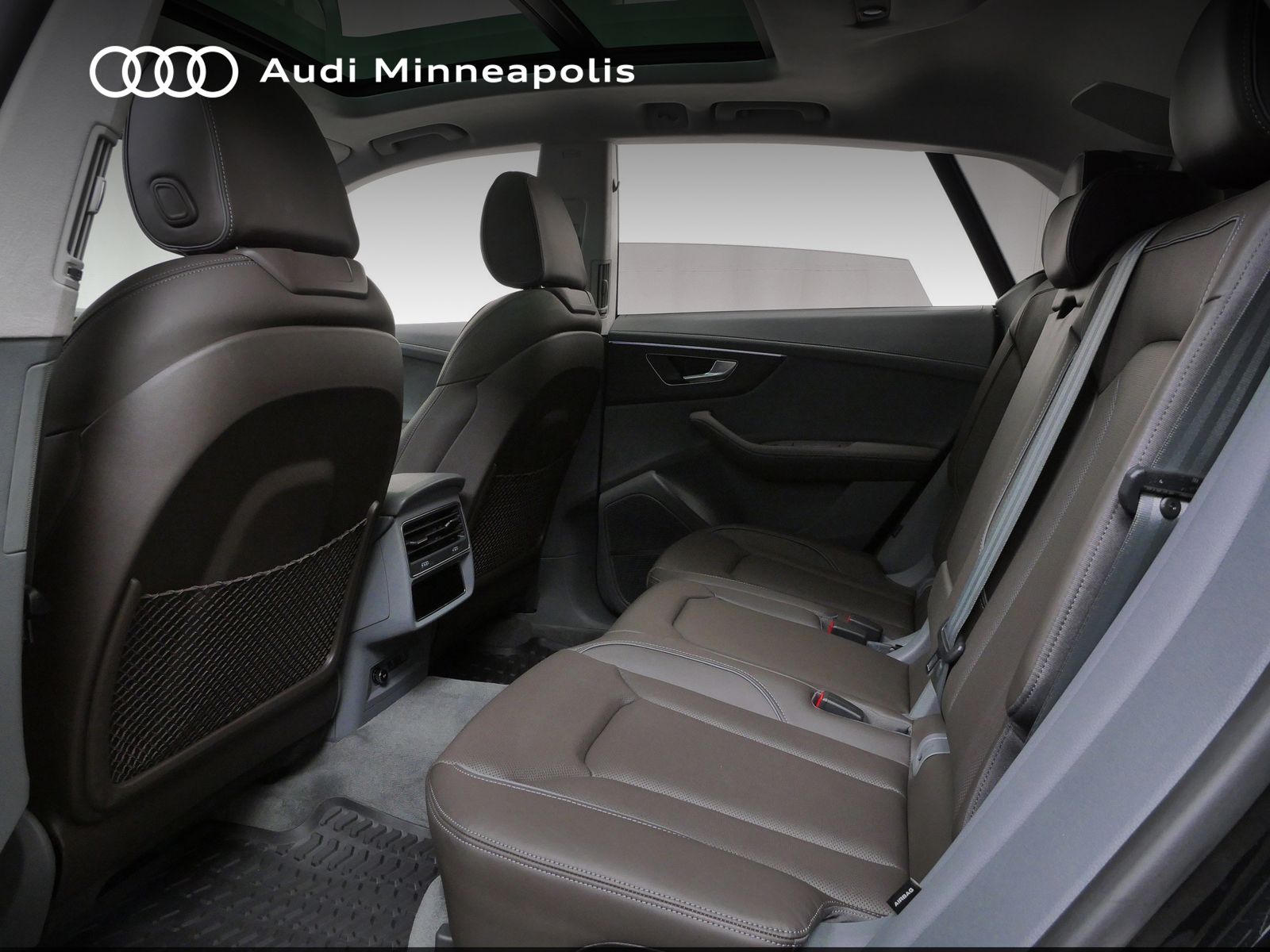 Thumbnail: 2023 Audi Q8 - 17
