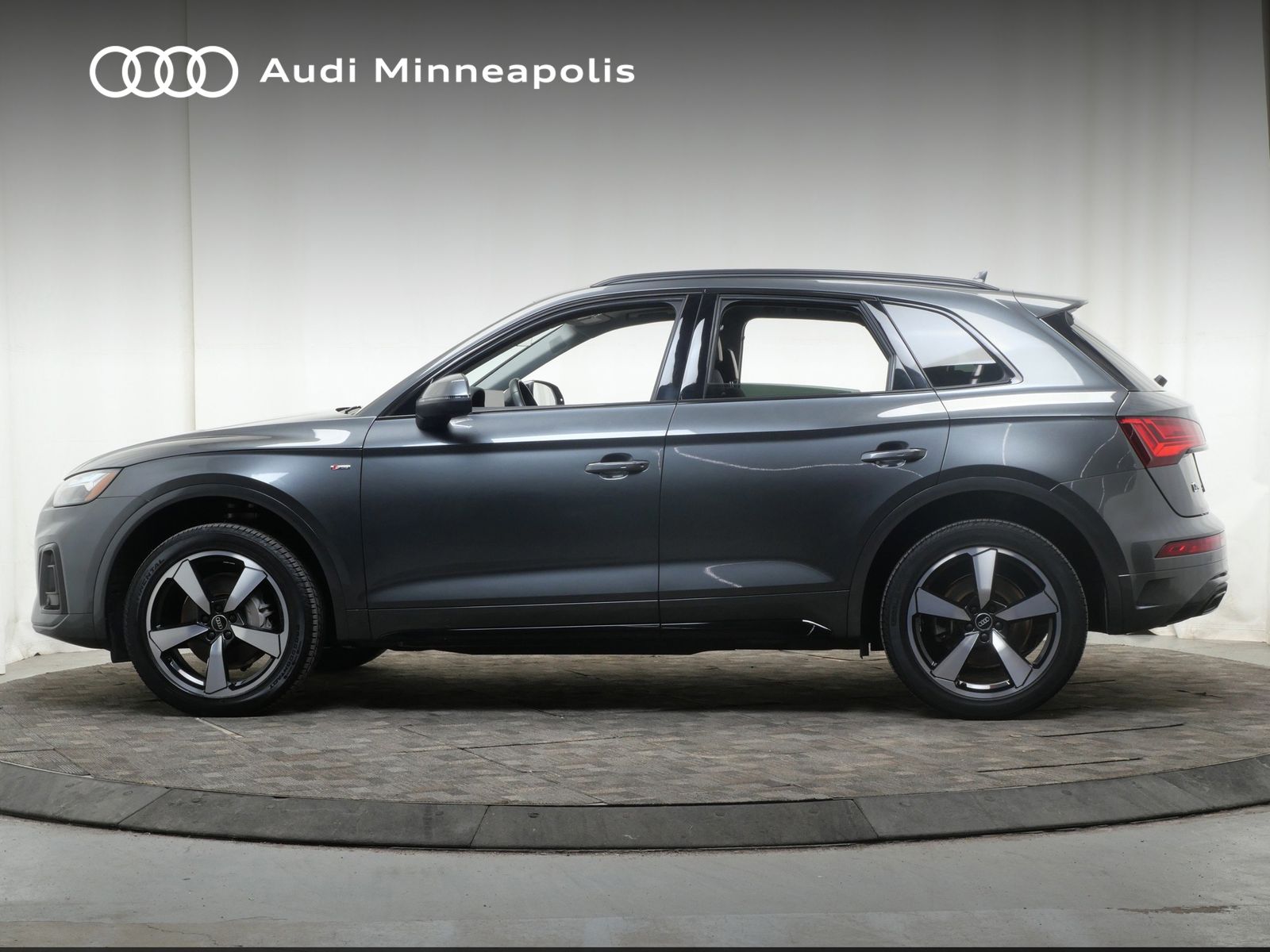 Thumbnail: 2023 Audi Q5 - 3