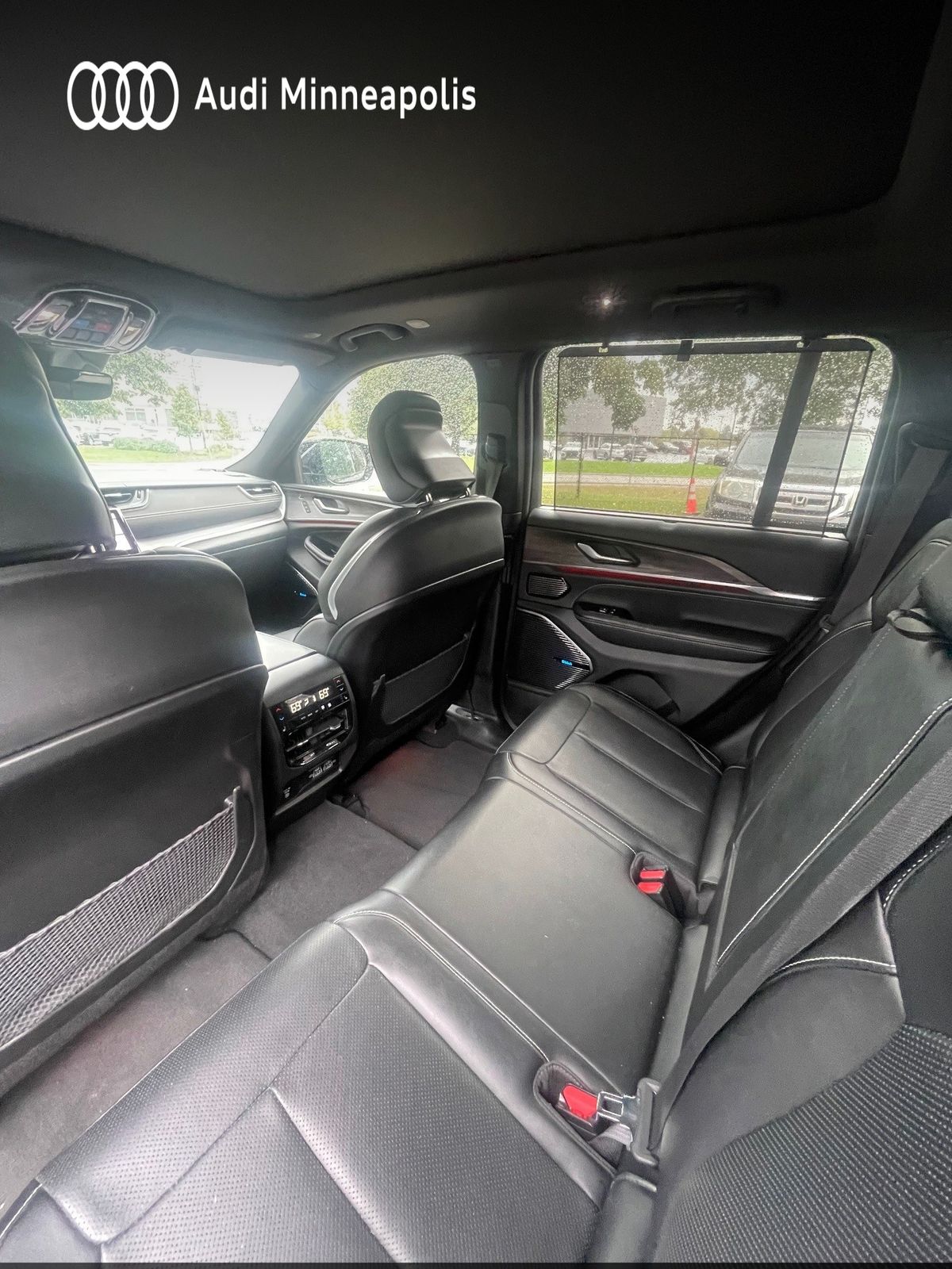 Thumbnail: 2022 Jeep Grand Cherokee - 14