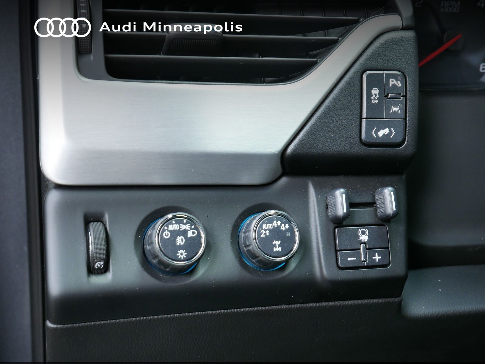 Thumbnail: 2018 GMC Yukon - 19