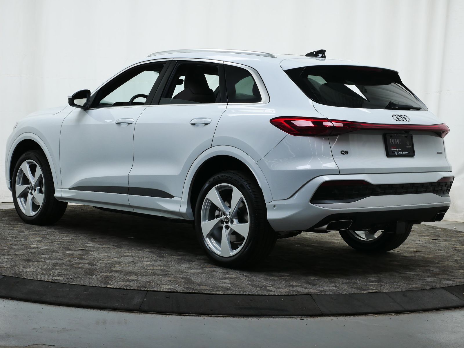 Thumbnail: 2025 Audi Q5 - 4