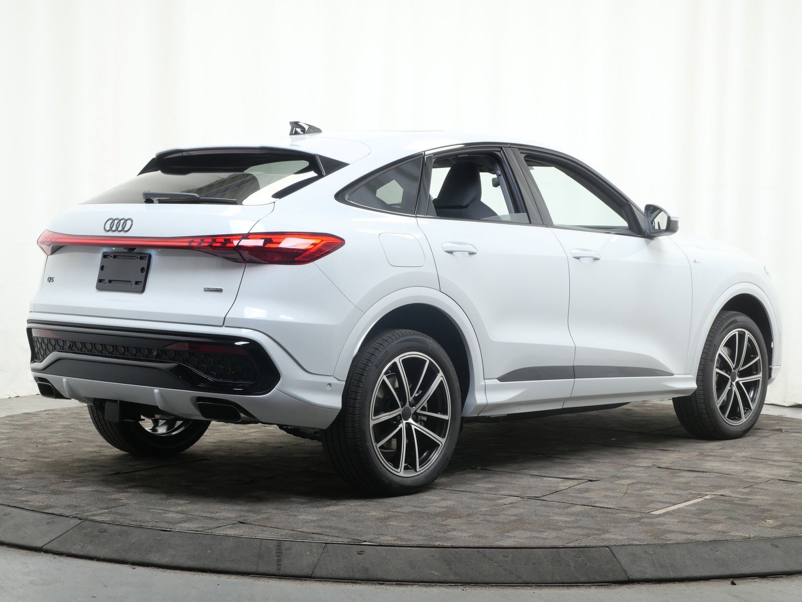 Thumbnail: 2026 Audi Q5 - 6