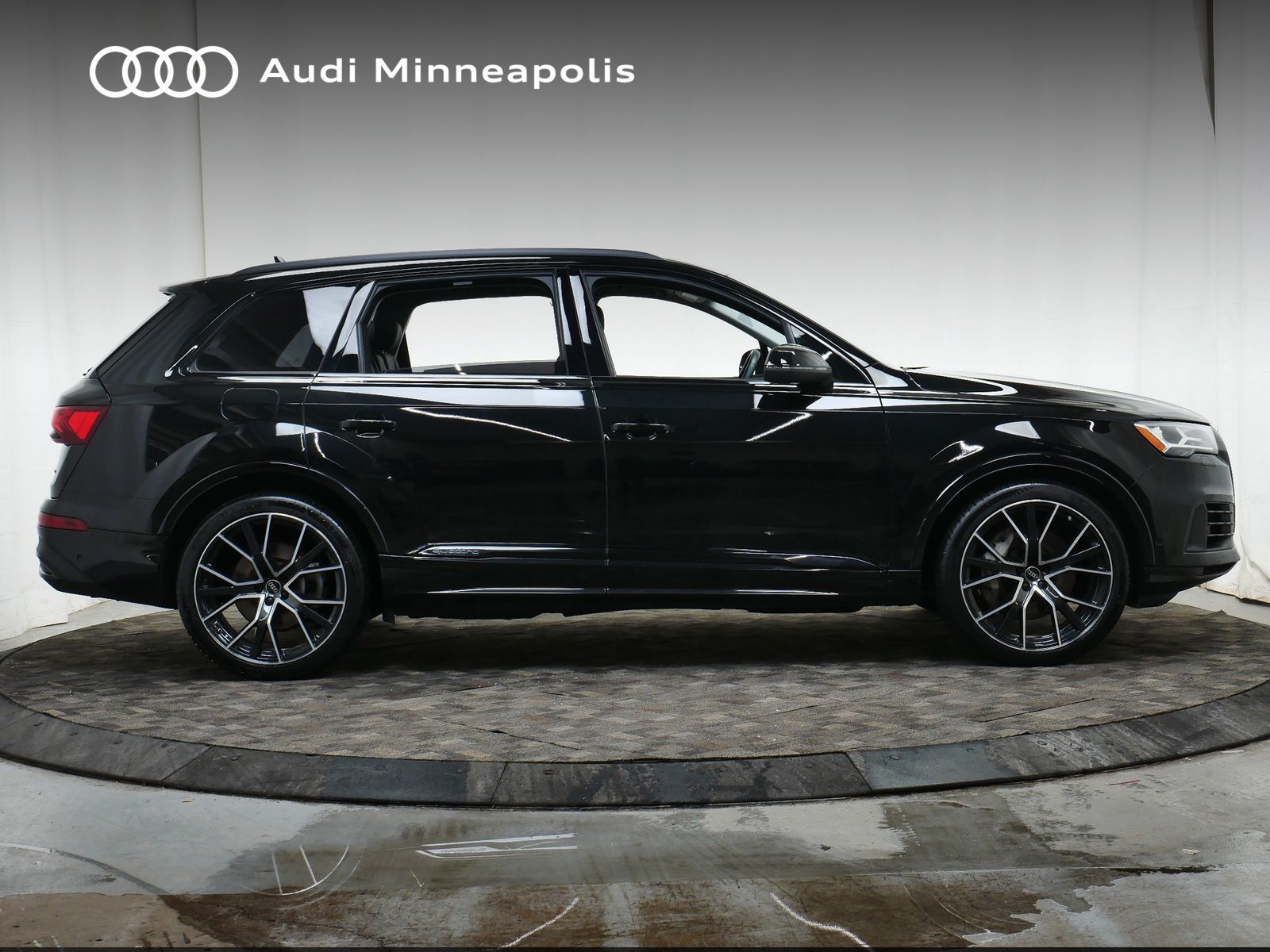 Thumbnail: 2023 Audi Q7 - 10