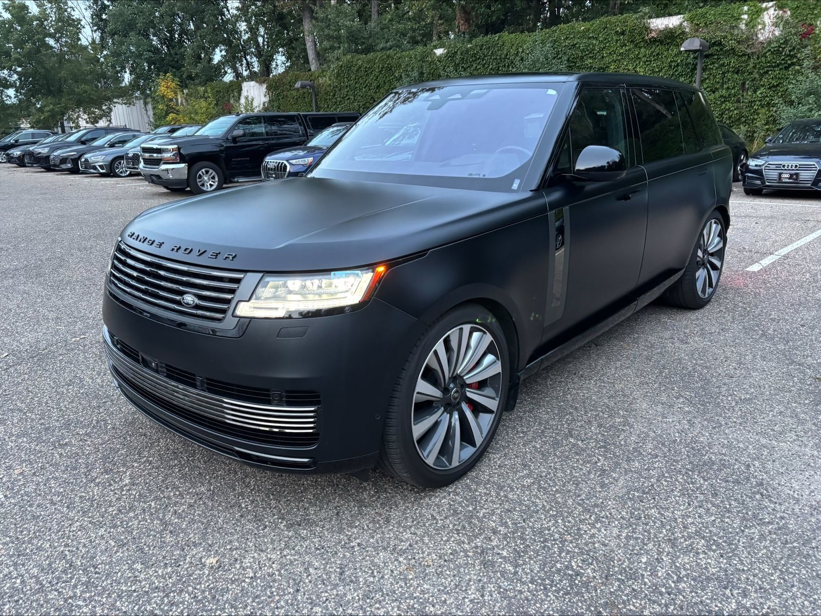 Thumbnail: 2023 Land Rover Range Rover - 4