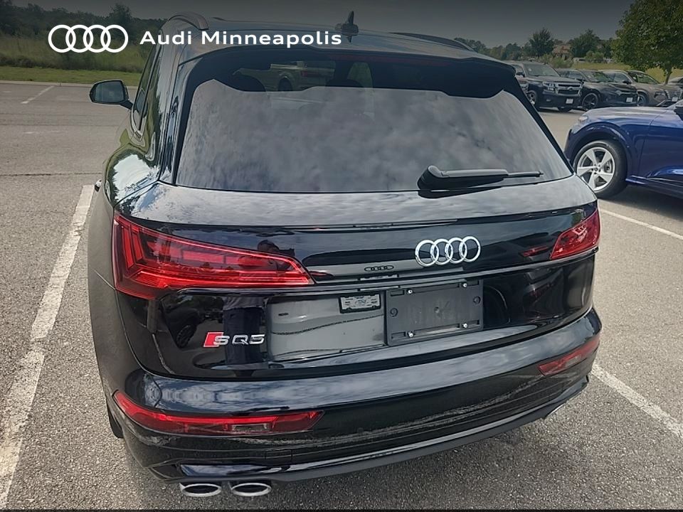 Thumbnail: 2023 Audi SQ5 - 11