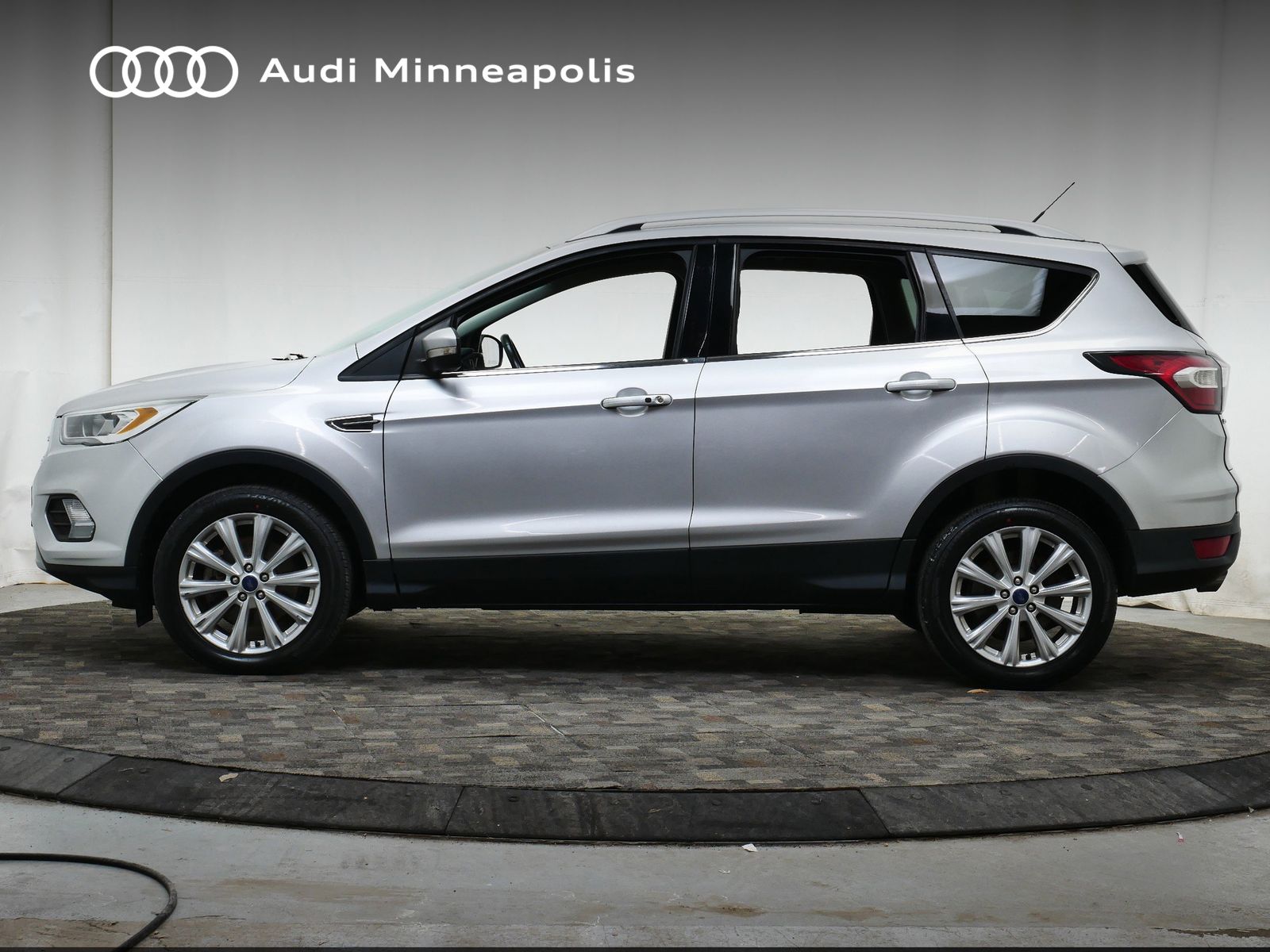 Thumbnail: 2017 Ford Escape - 3