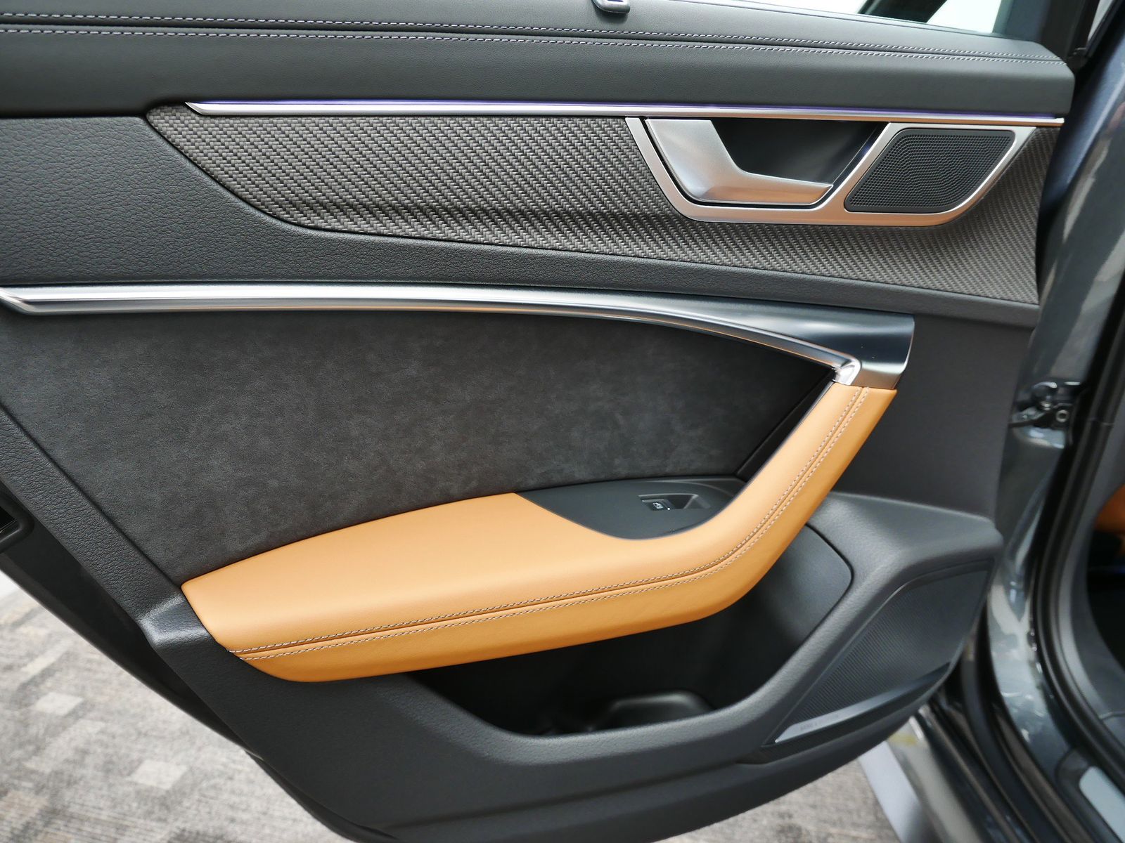 Thumbnail: 2026 Audi RS 6 - 13