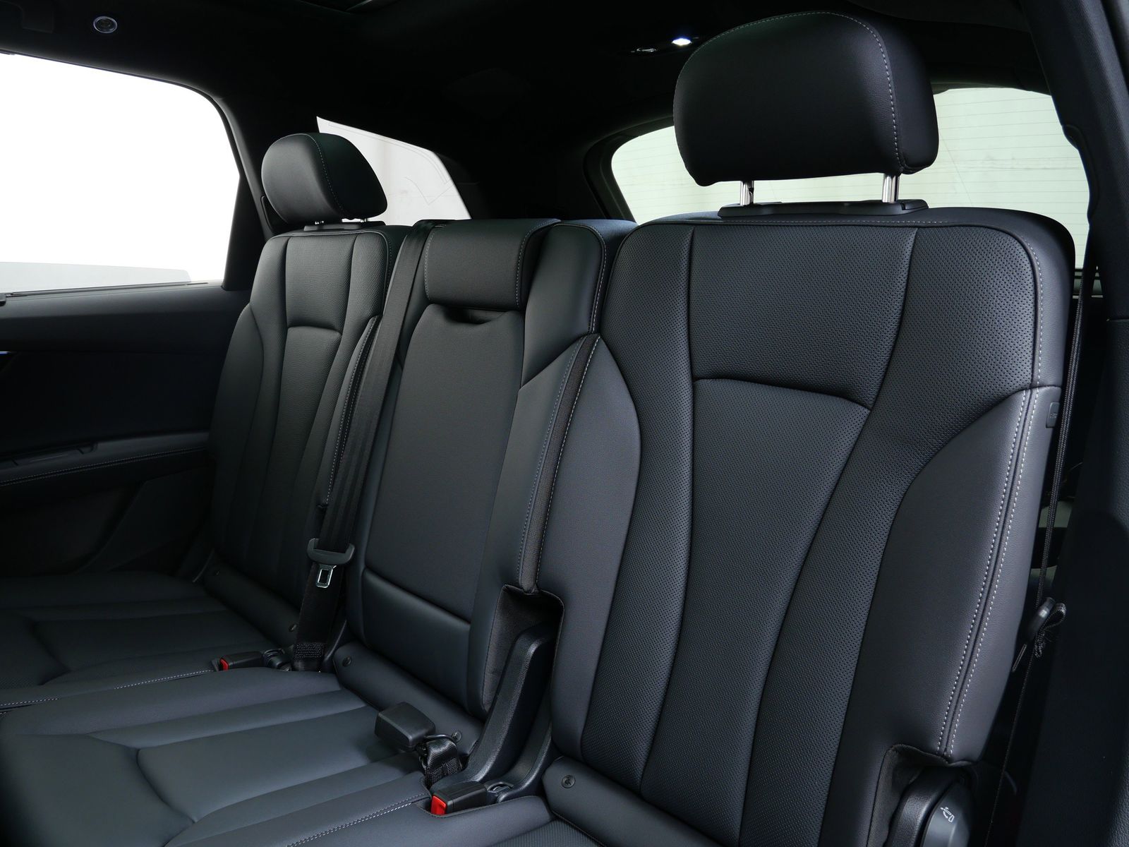 Thumbnail: 2026 Audi Q7 - 12