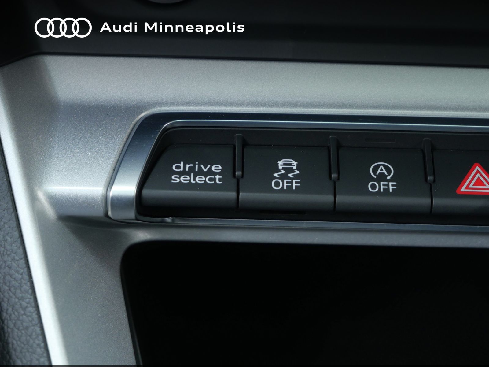 Thumbnail: 2023 Audi Q3 - 26