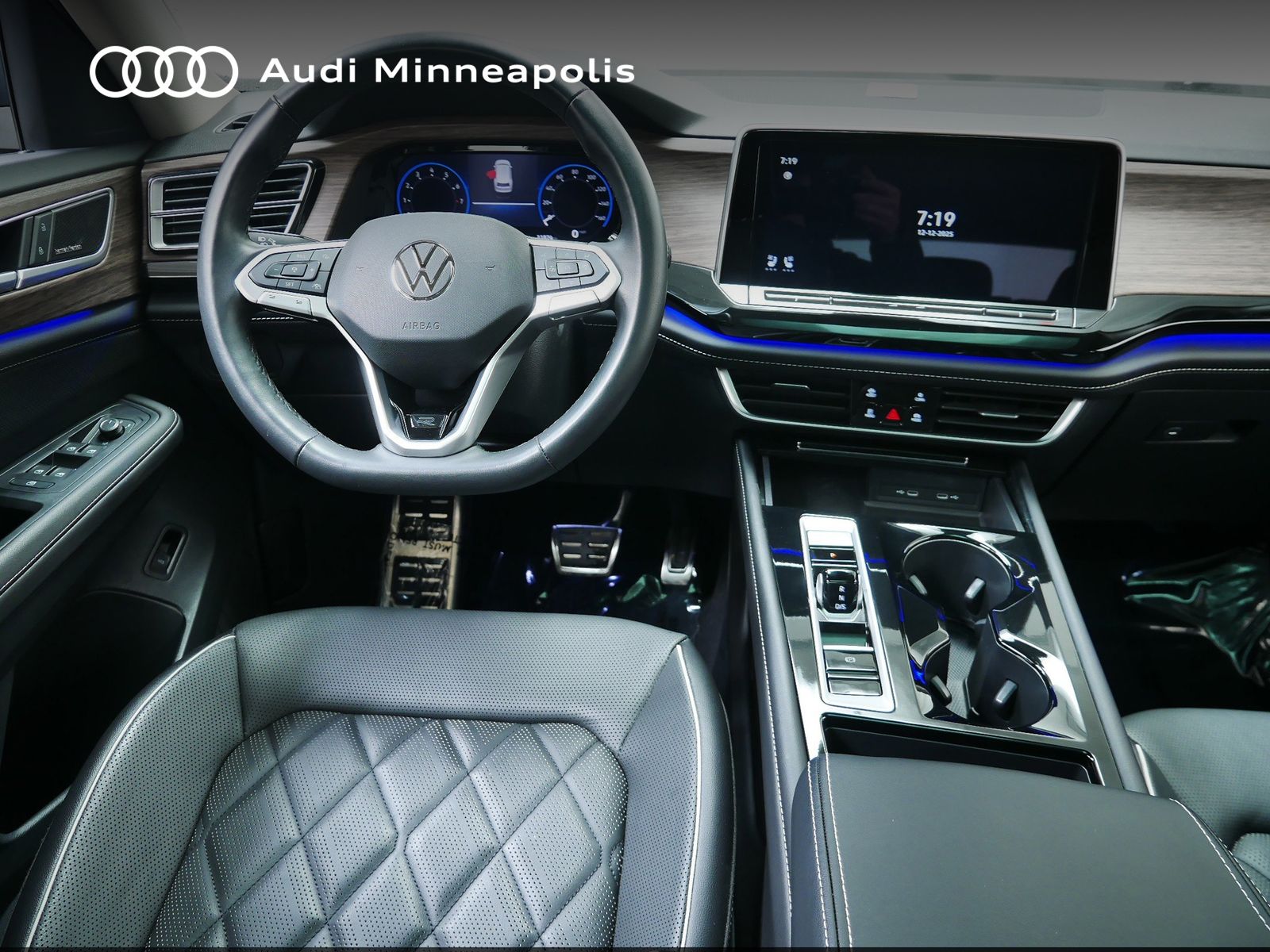 Thumbnail: 2024 Volkswagen Atlas - 17