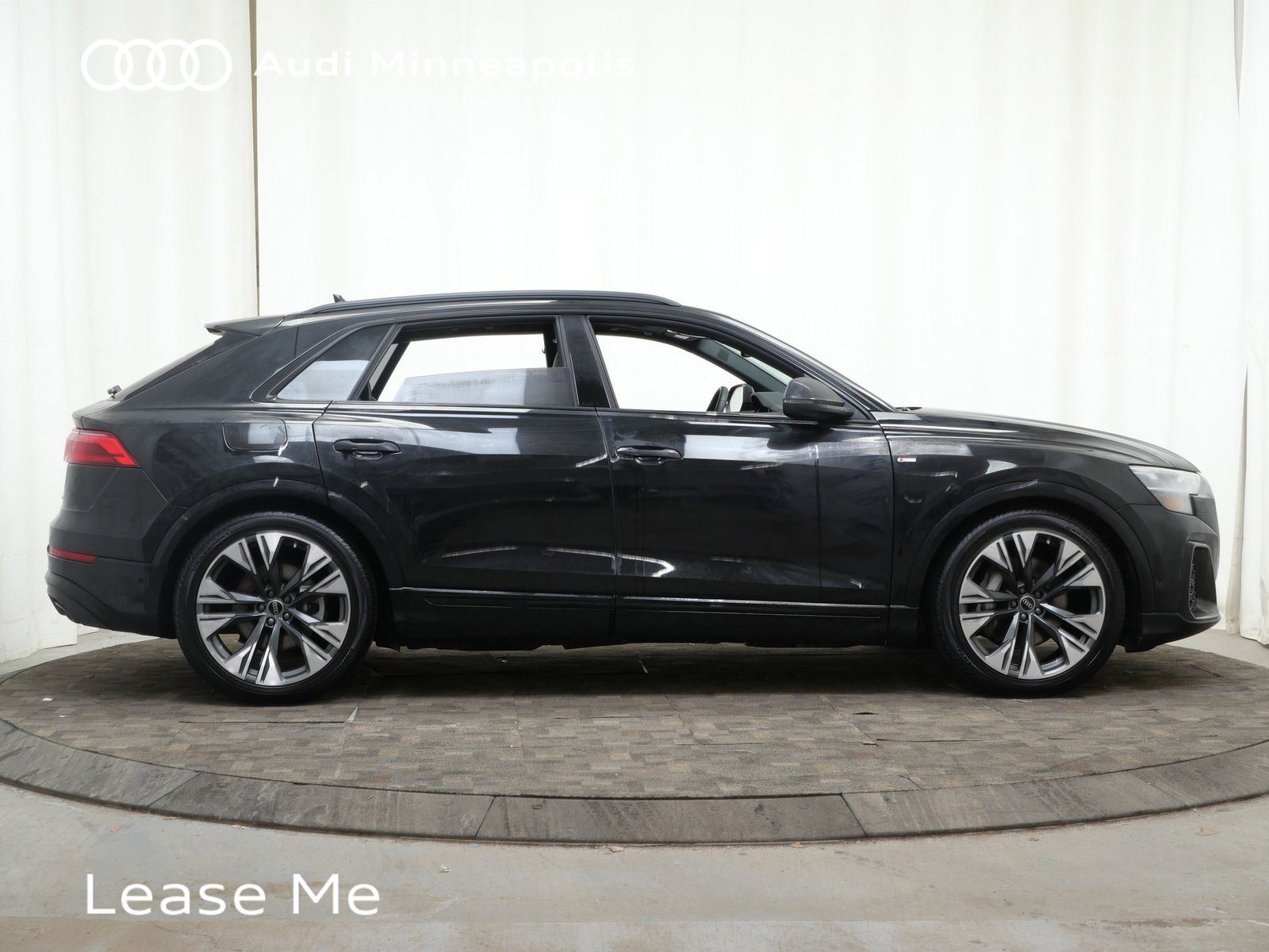 Thumbnail: 2025 Audi Q8 - 9