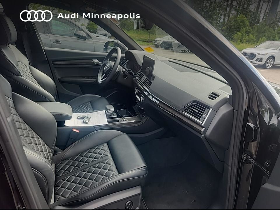 Thumbnail: 2023 Audi SQ5 - 2