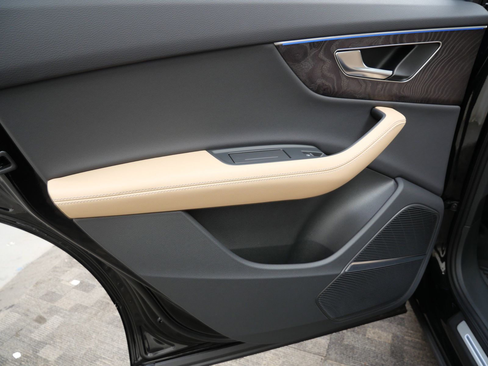 Thumbnail: 2026 Audi Q7 - 13