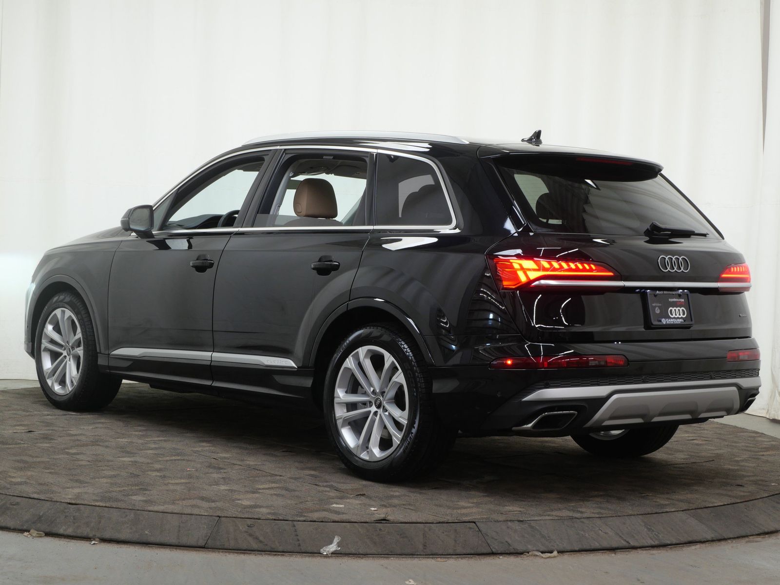 Thumbnail: 2026 Audi Q7 - 4