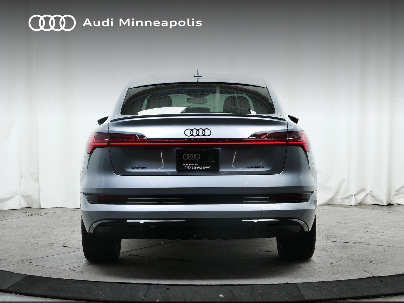 Thumbnail: 2023 Audi e-tron S - 4