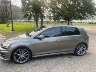 Thumbnail: 2017 Volkswagen Golf - 3