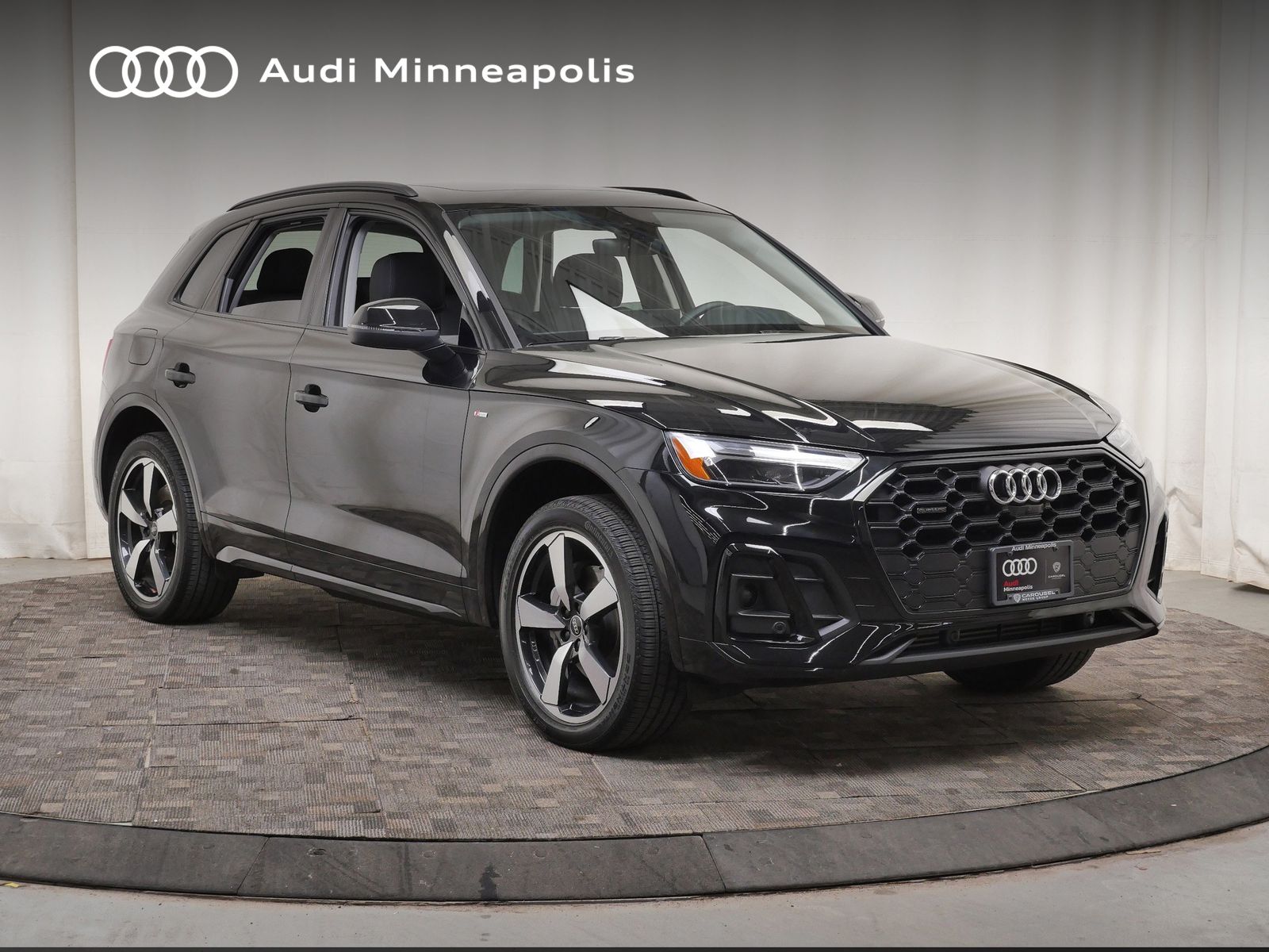 Thumbnail: 2023 Audi Q5 - 10