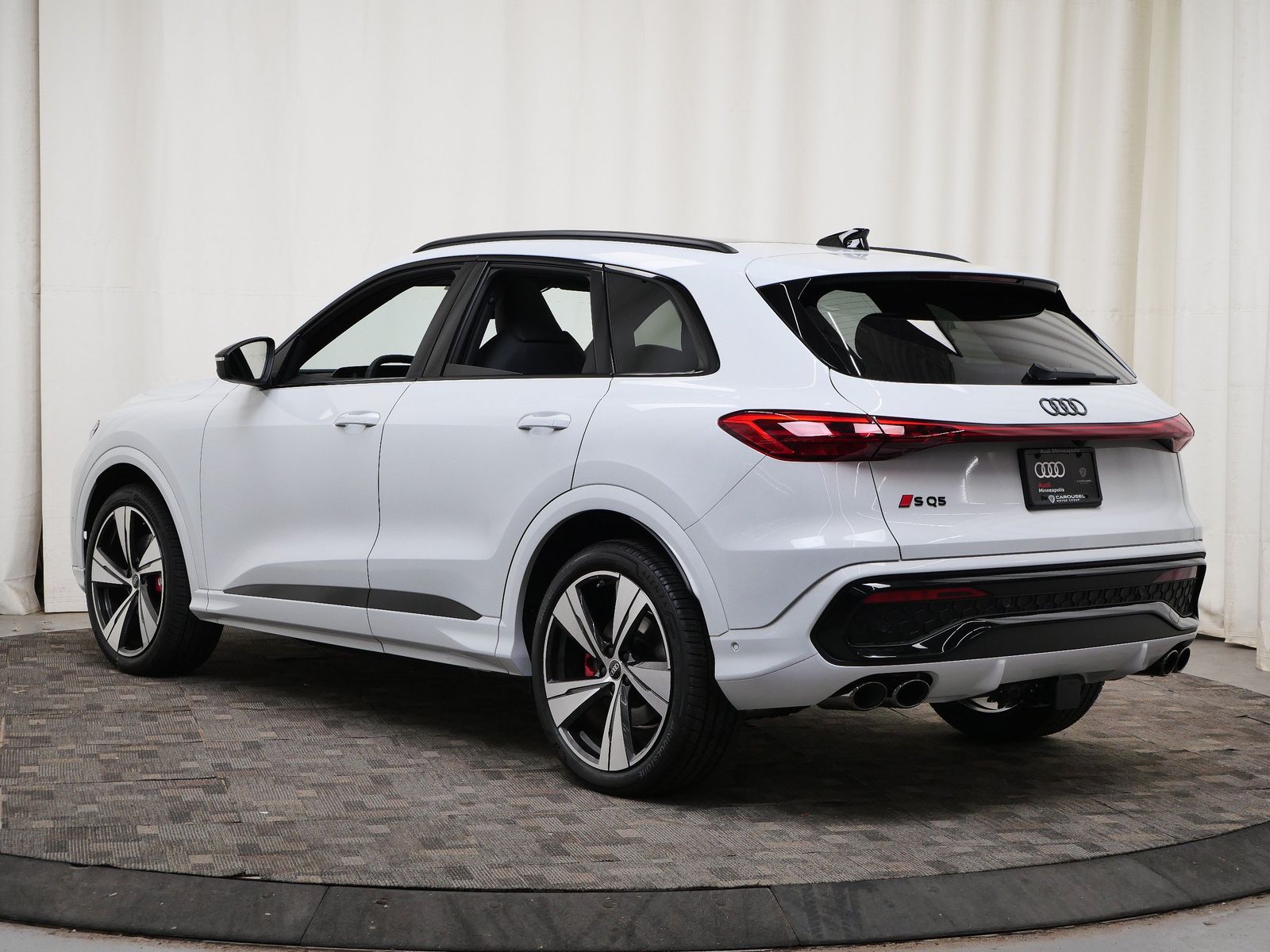 Thumbnail: 2026 Audi SQ5 - 4