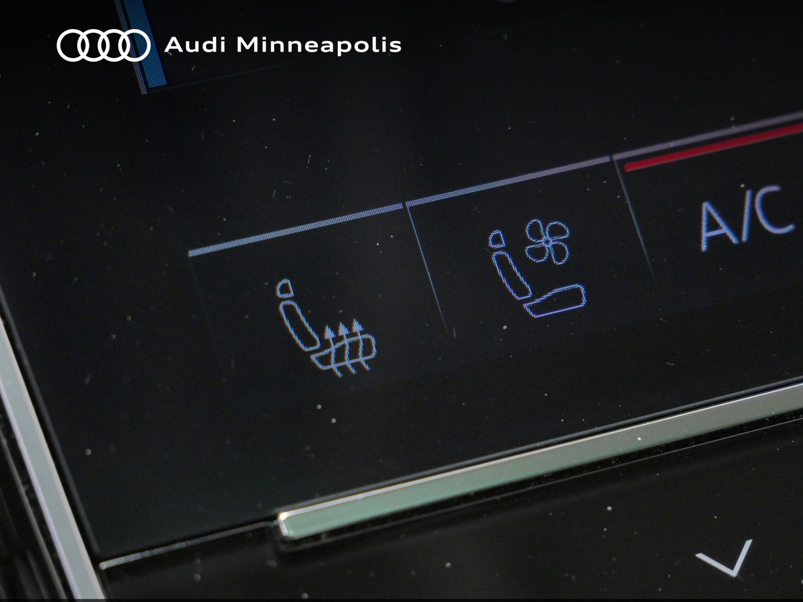 Thumbnail: 2023 Audi Q8 - 29