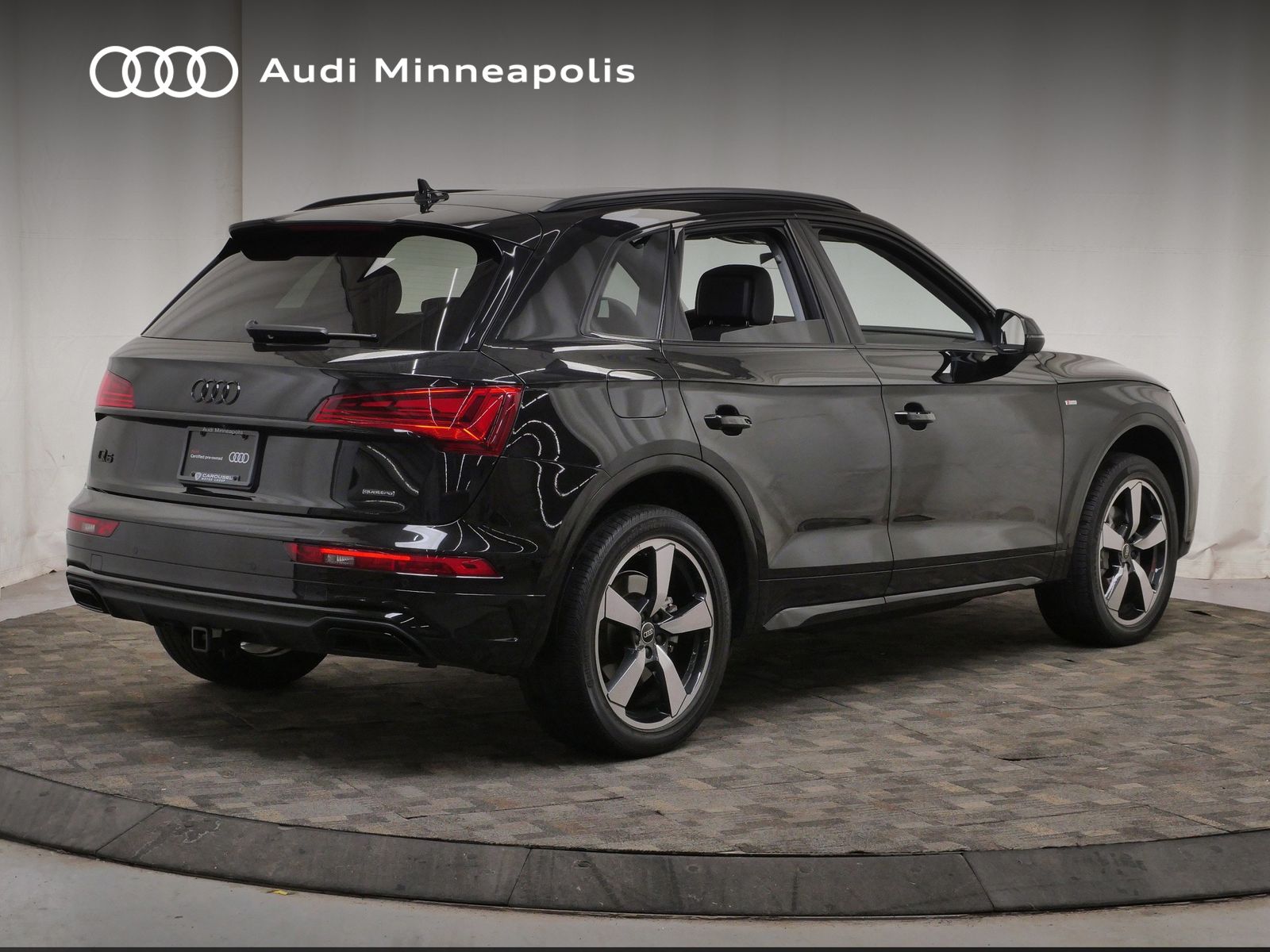 Thumbnail: 2023 Audi Q5 - 8