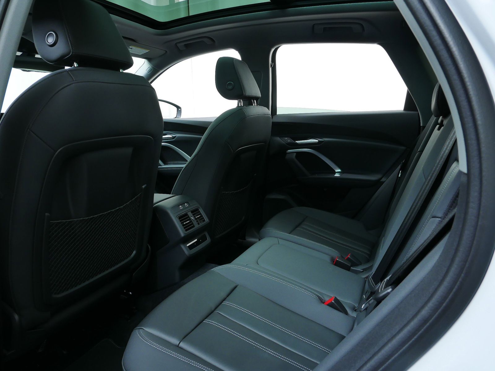 Thumbnail: 2025 Audi Q5 - 11