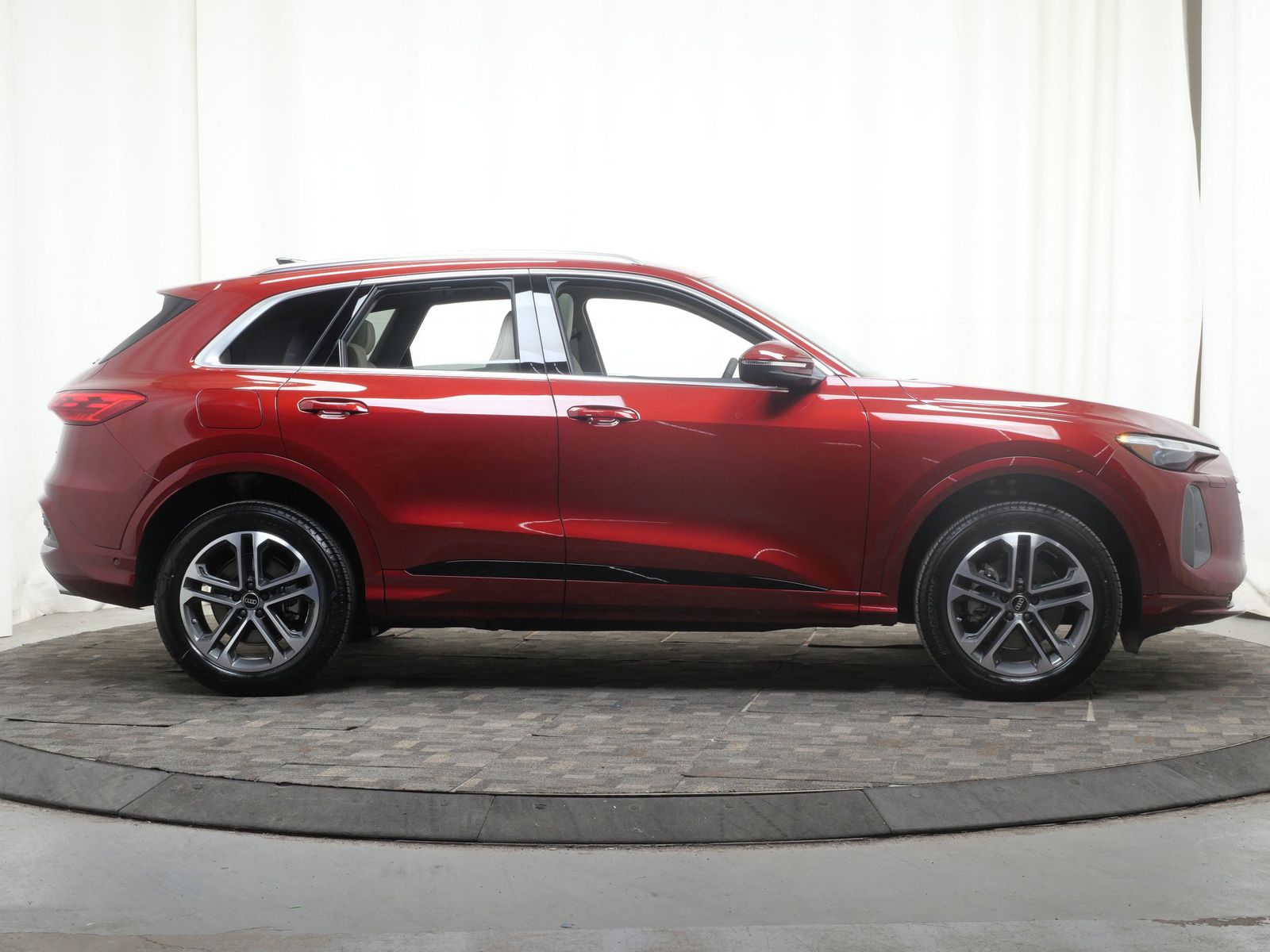 Thumbnail: 2026 Audi Q5 - 7