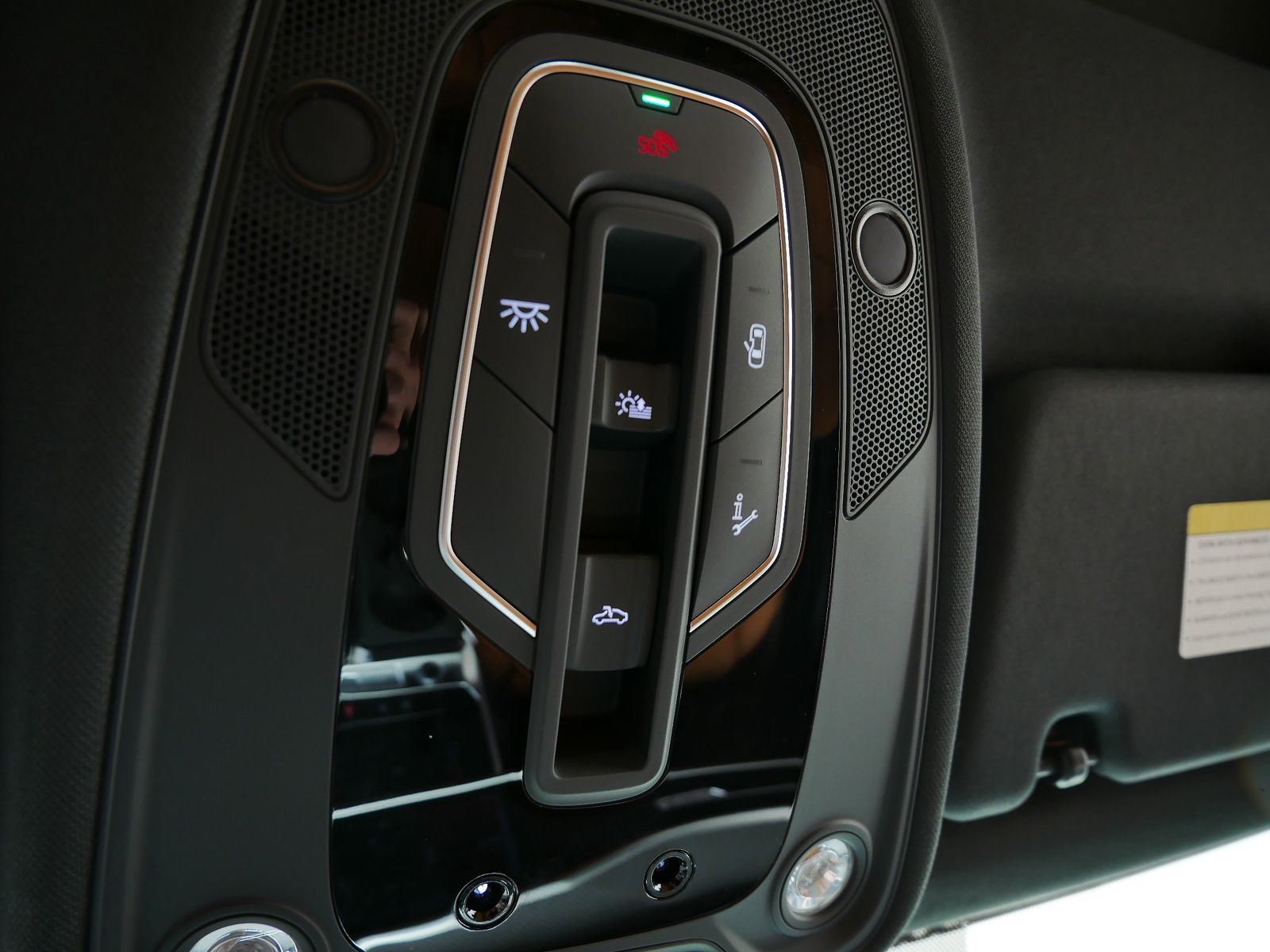 Thumbnail: 2026 Audi RS 6 - 25