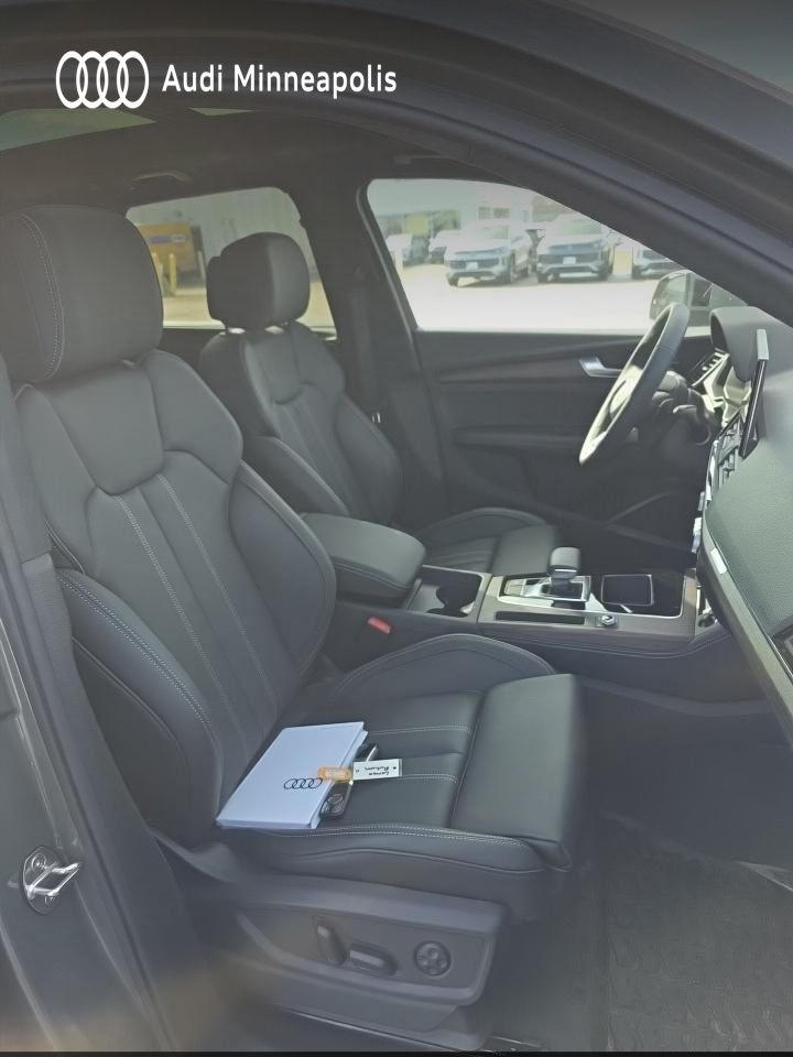 Thumbnail: 2025 Audi Q5 - 19