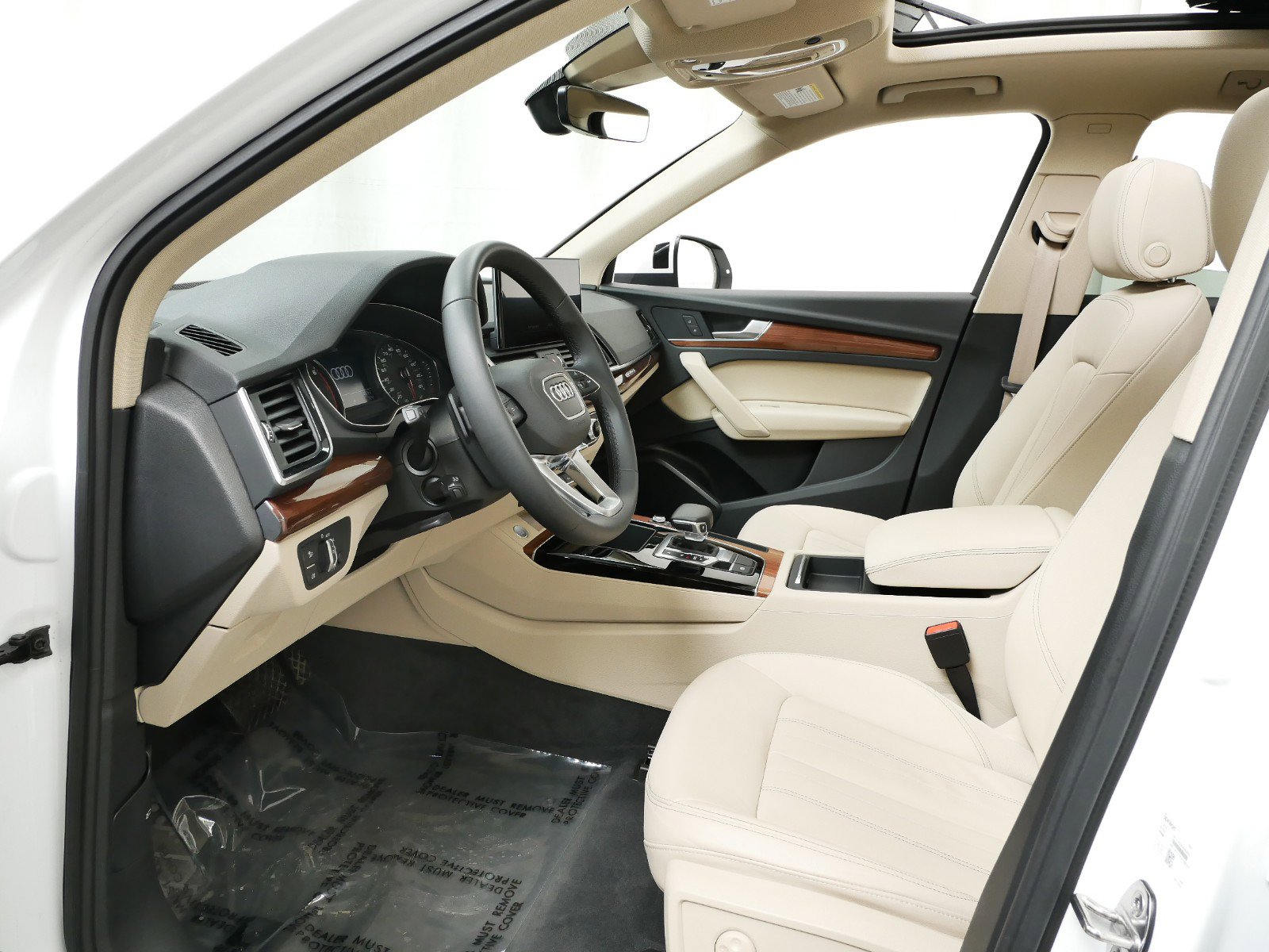 Used 2021 Audi Q5 Premium with VIN WA1AAAFY5M2012279 for sale in Minneapolis, Minnesota