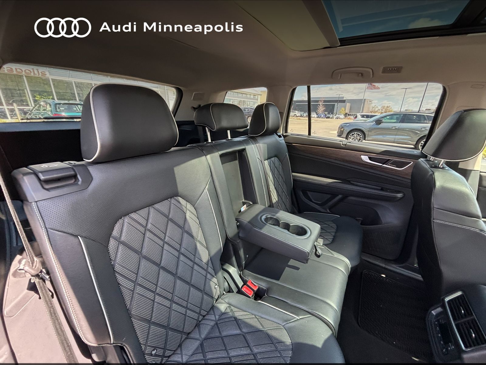 Thumbnail: 2024 Volkswagen Atlas - 17