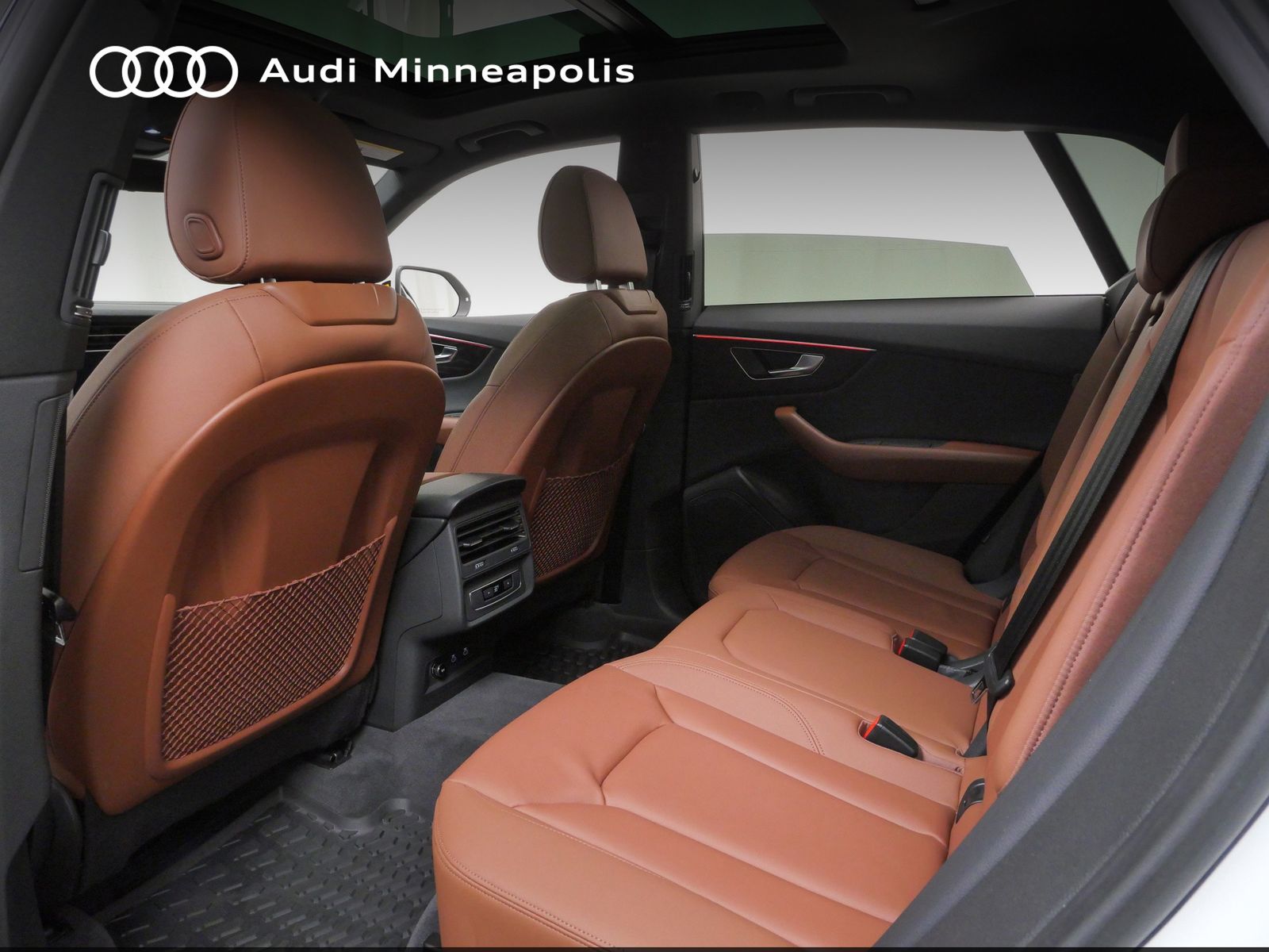 Thumbnail: 2023 Audi Q8 - 16