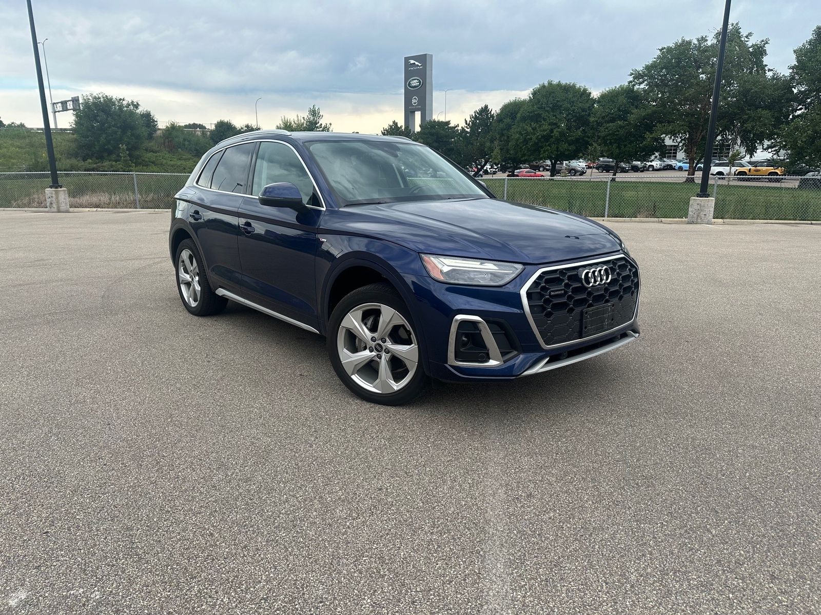 Thumbnail: 2022 Audi Q5 - 1