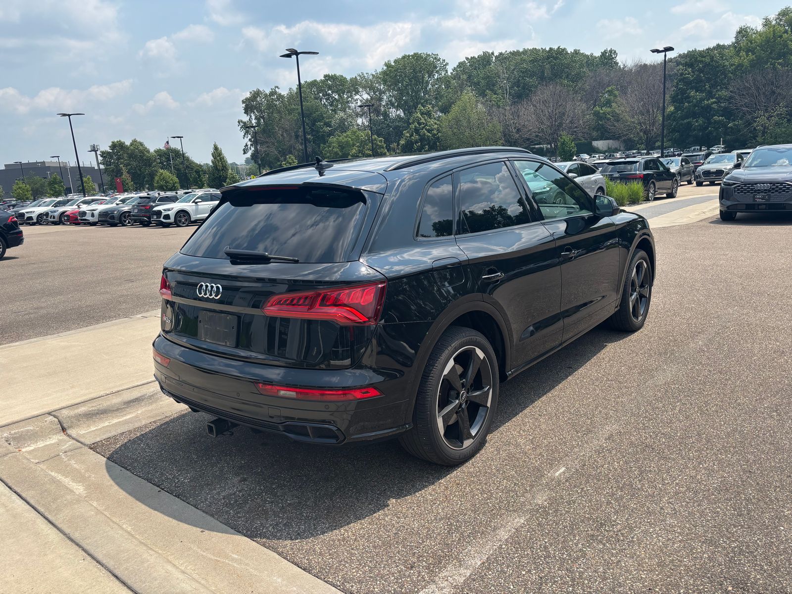 Thumbnail: 2020 Audi SQ5 - 5